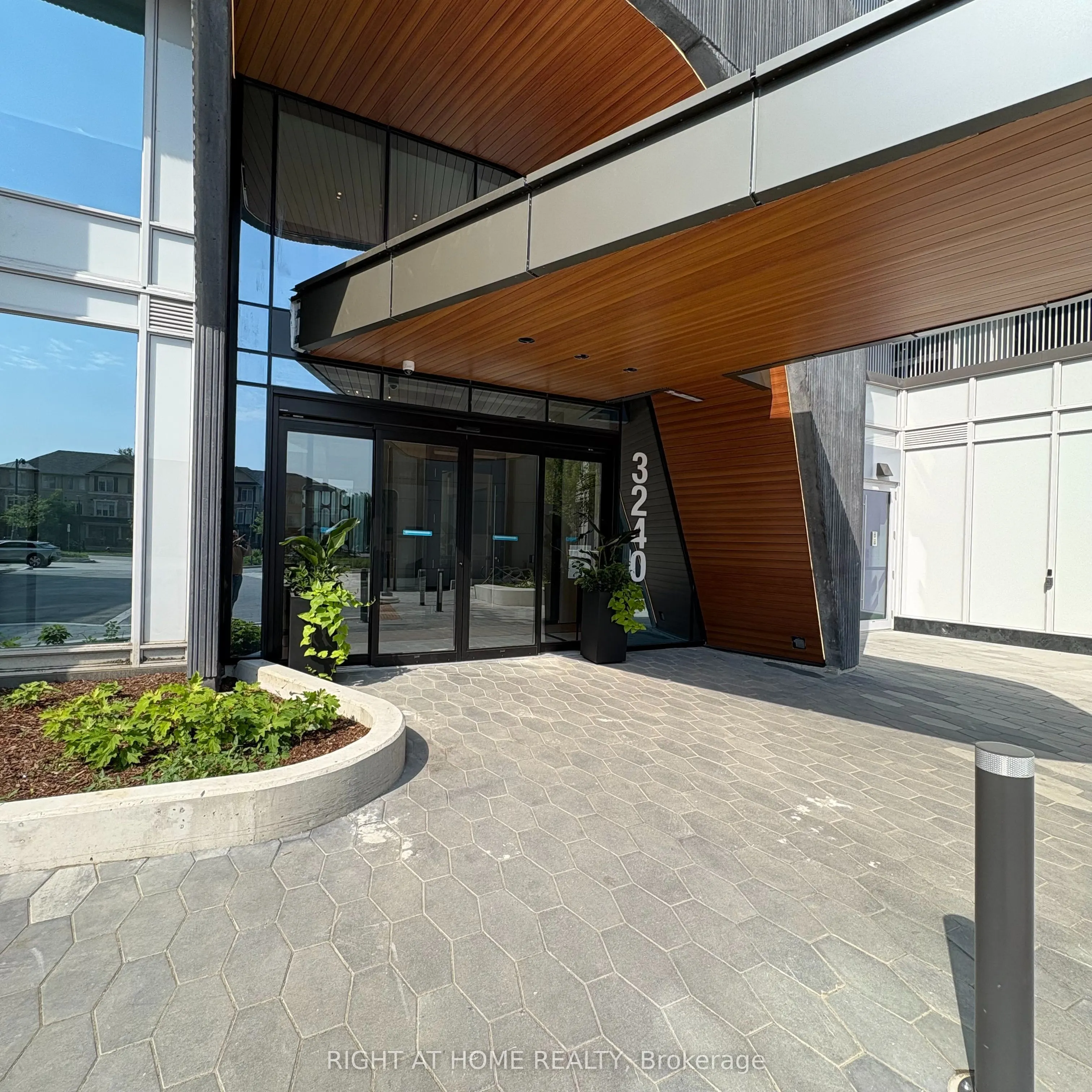 3240 William Coltson Avenue, #430