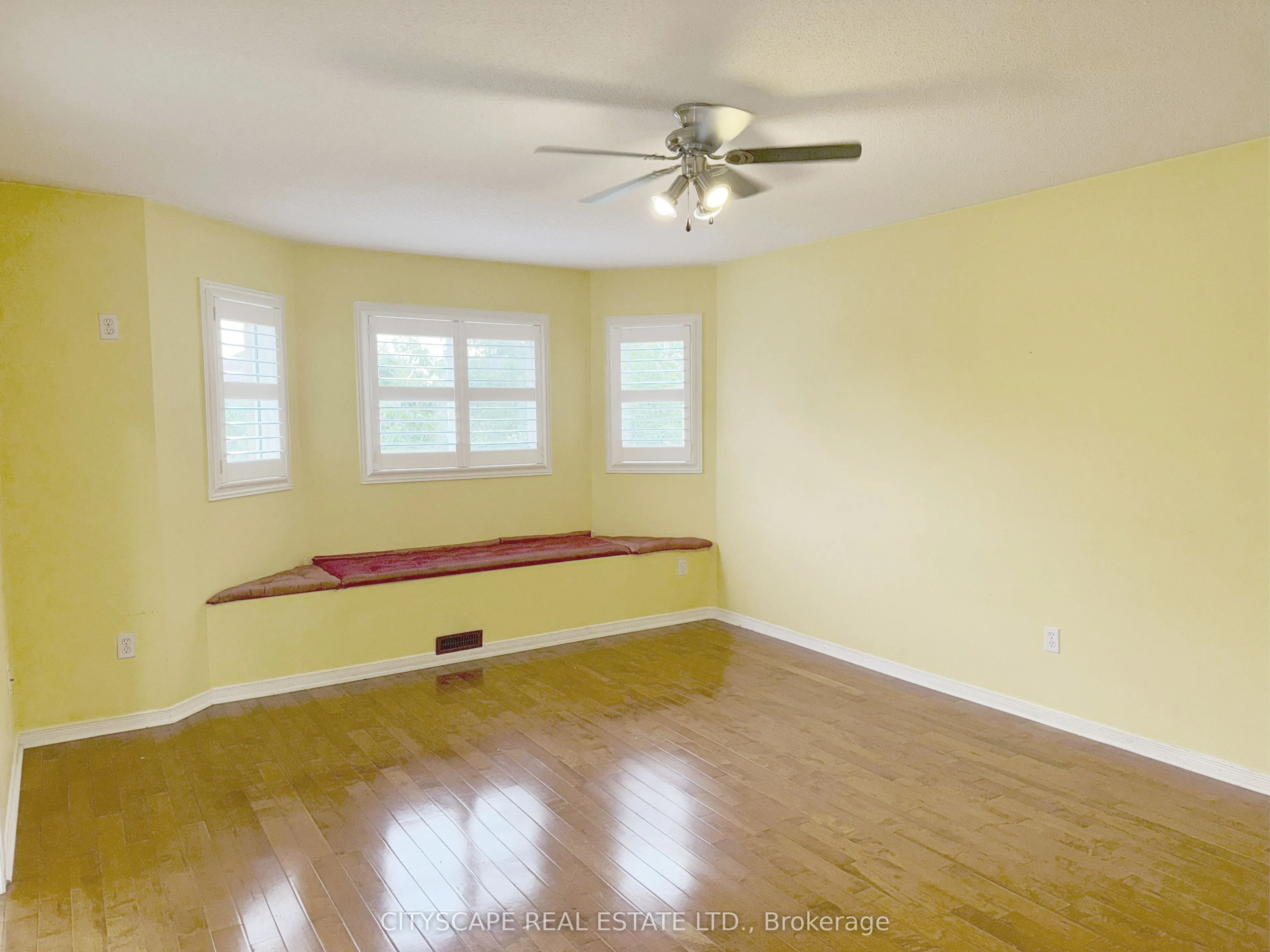 3310 Crimson King Circle