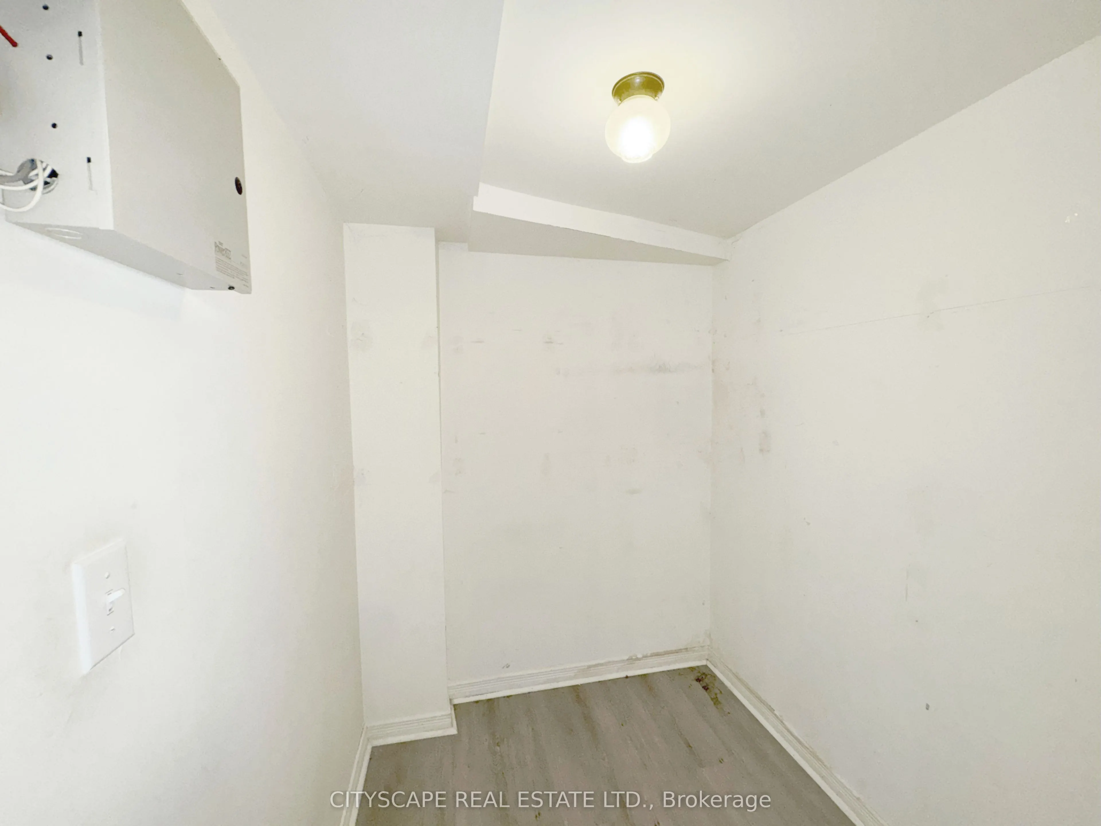 3310 Crimson King Circle