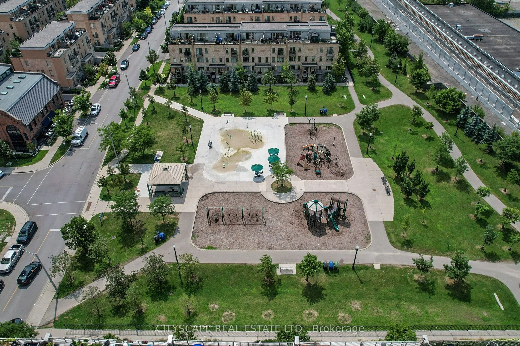 10 Foundry Avenue, #135