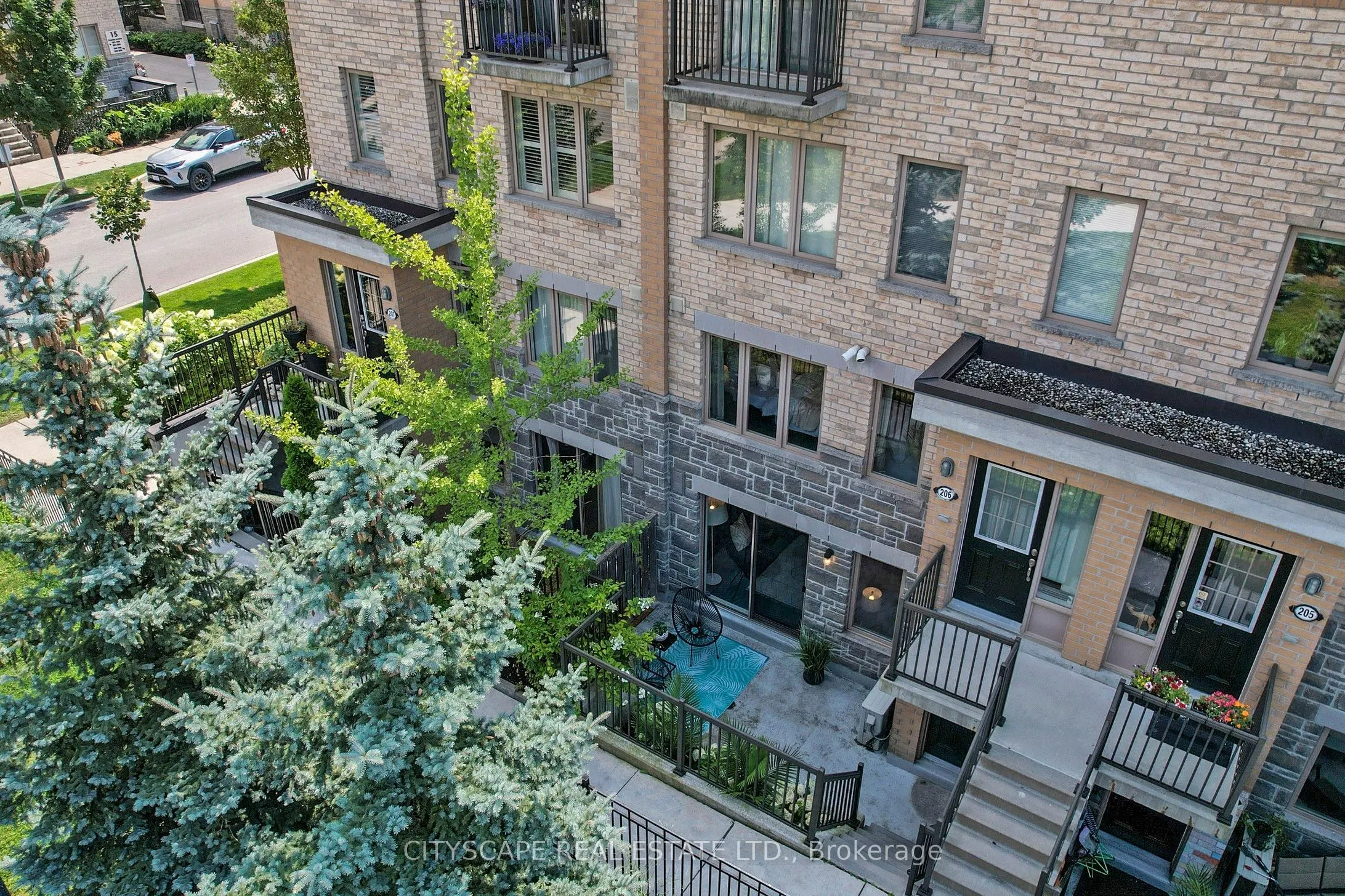 10 Foundry Avenue, #135