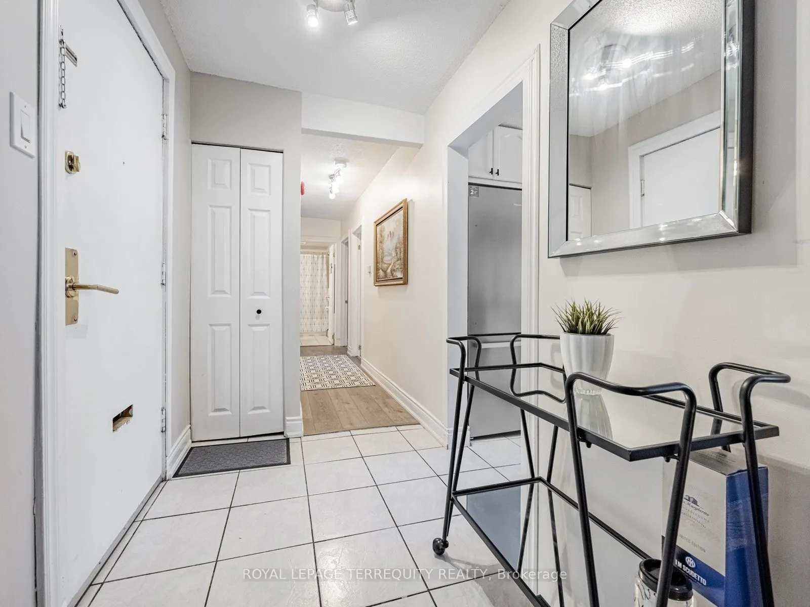 2411 New Street, #205