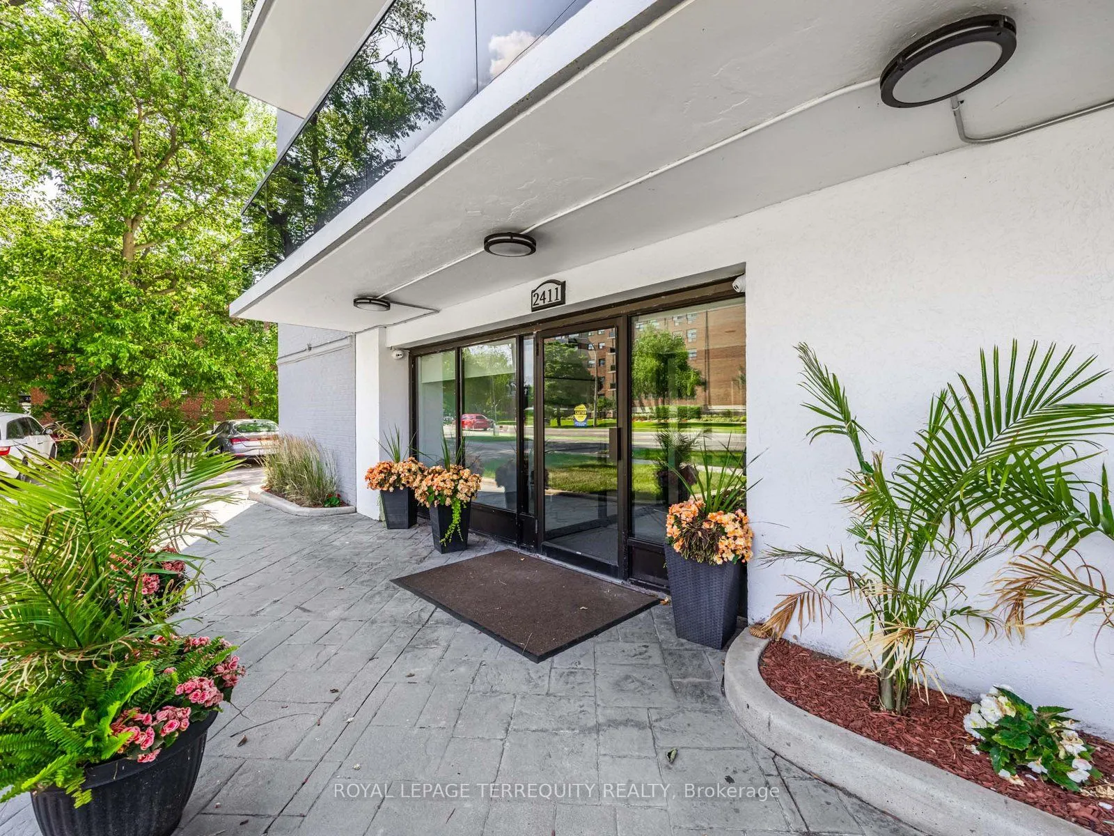 2411 New Street, #205