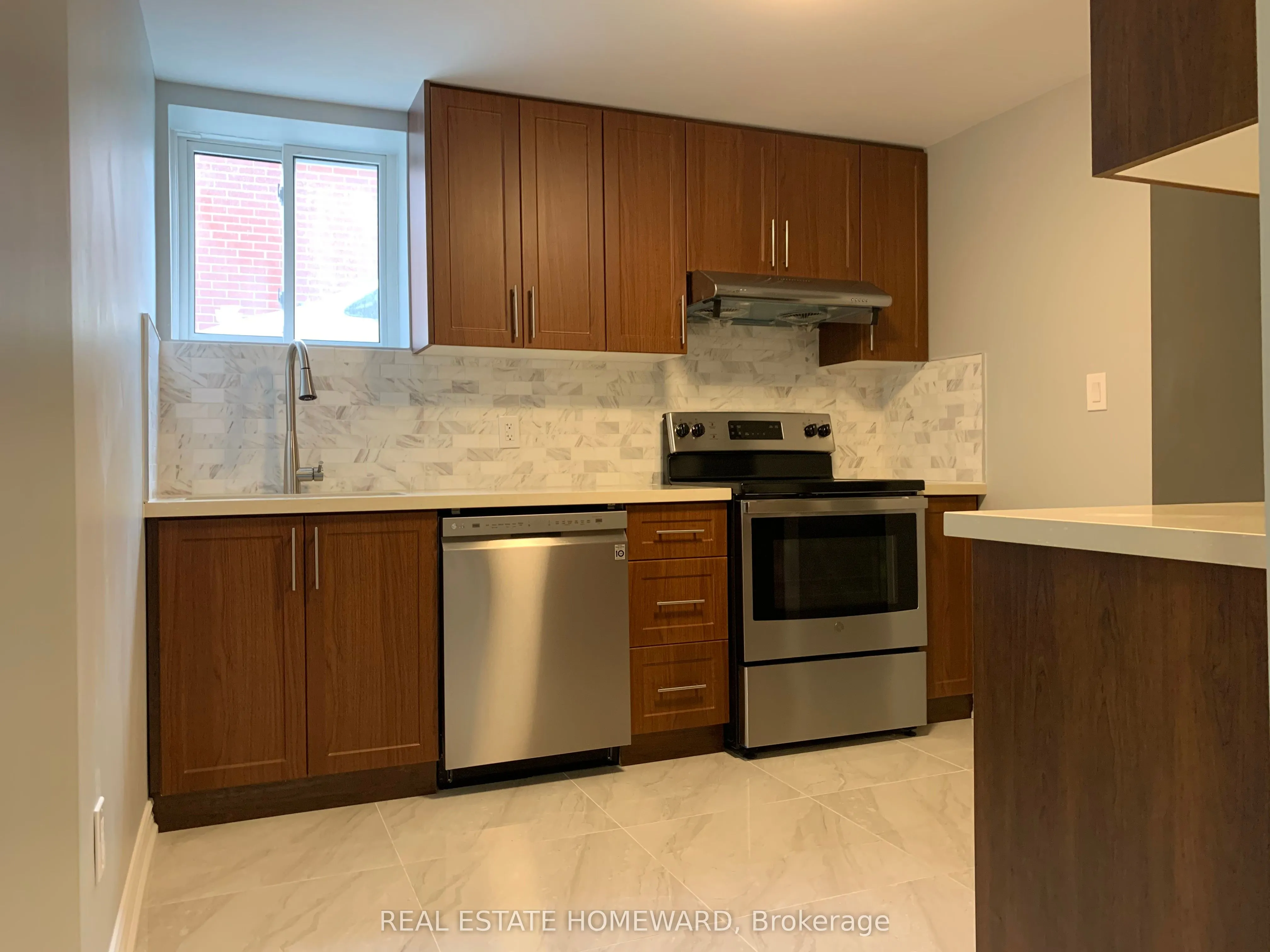 3341 Verhoeven Drive, #Ground & Bsmt