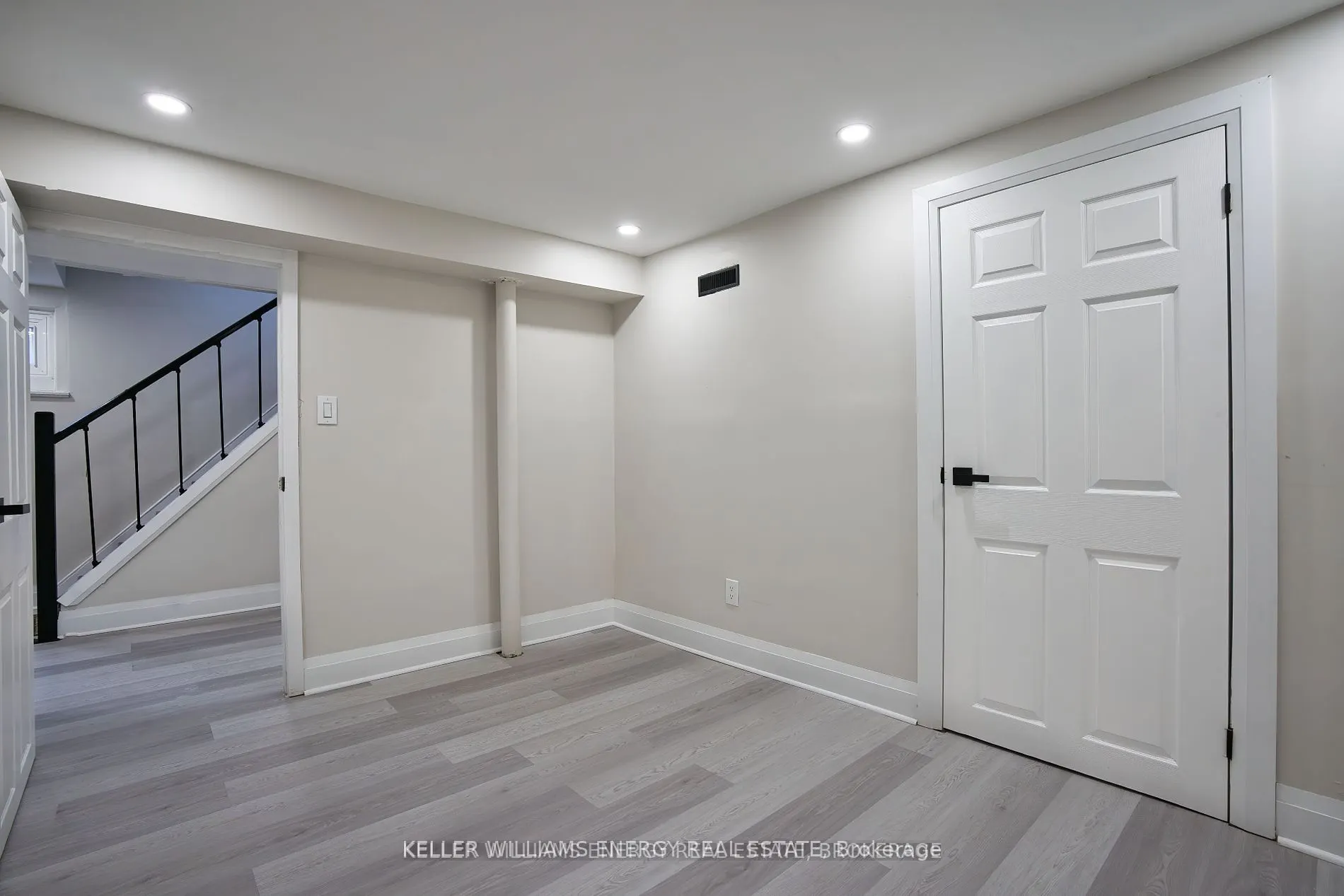 21 Neames Crescent