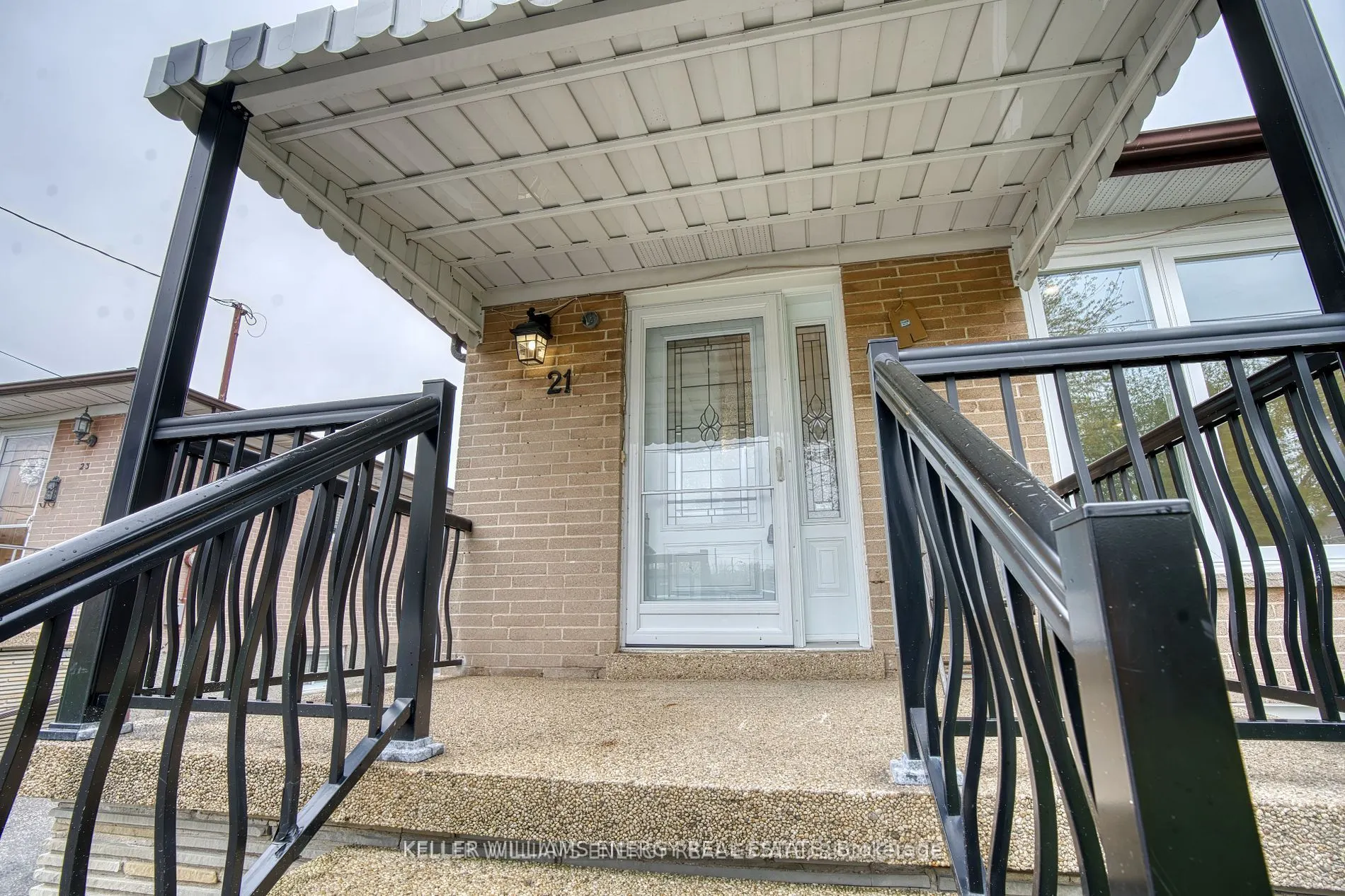 21 Neames Crescent