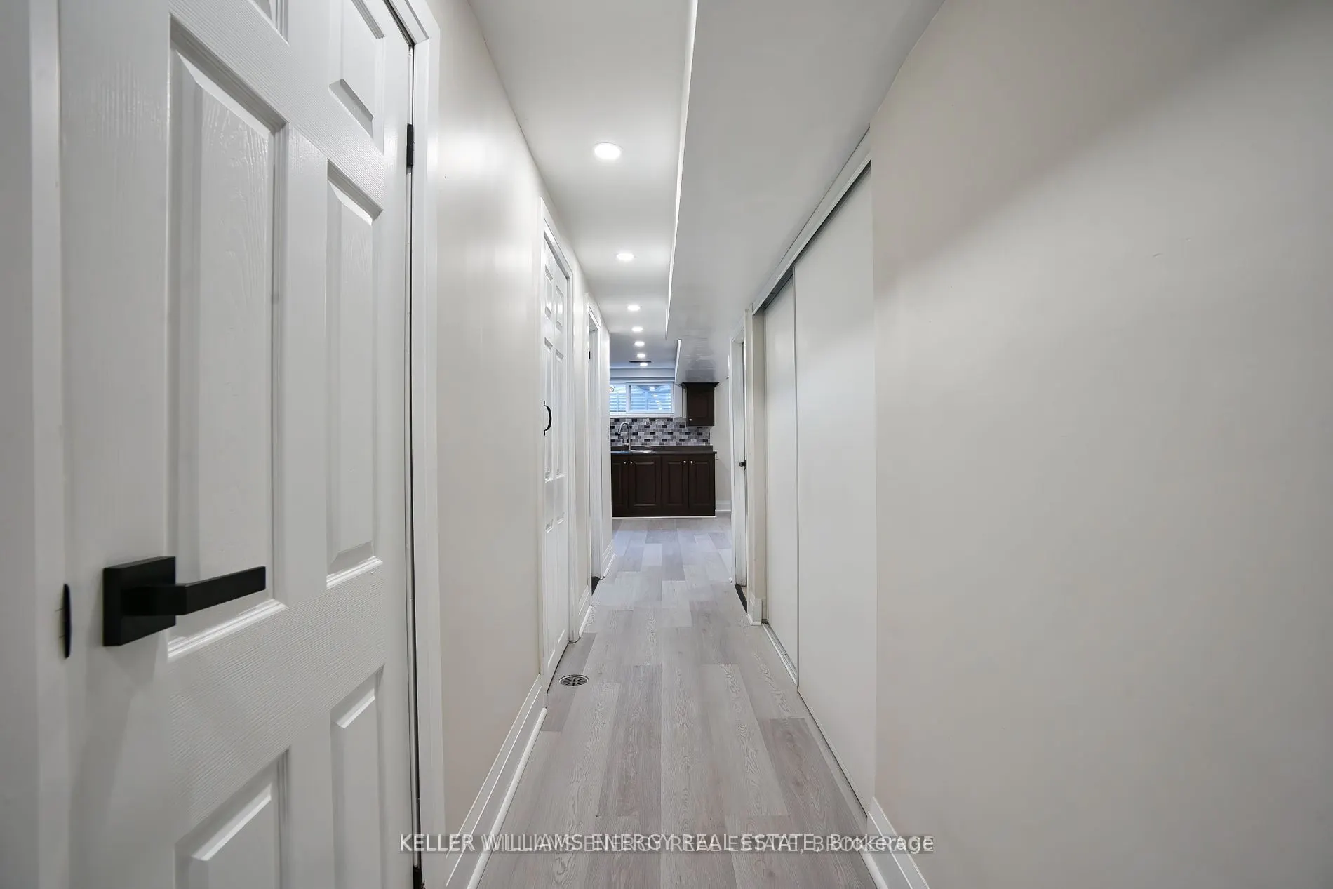 21 Neames Crescent