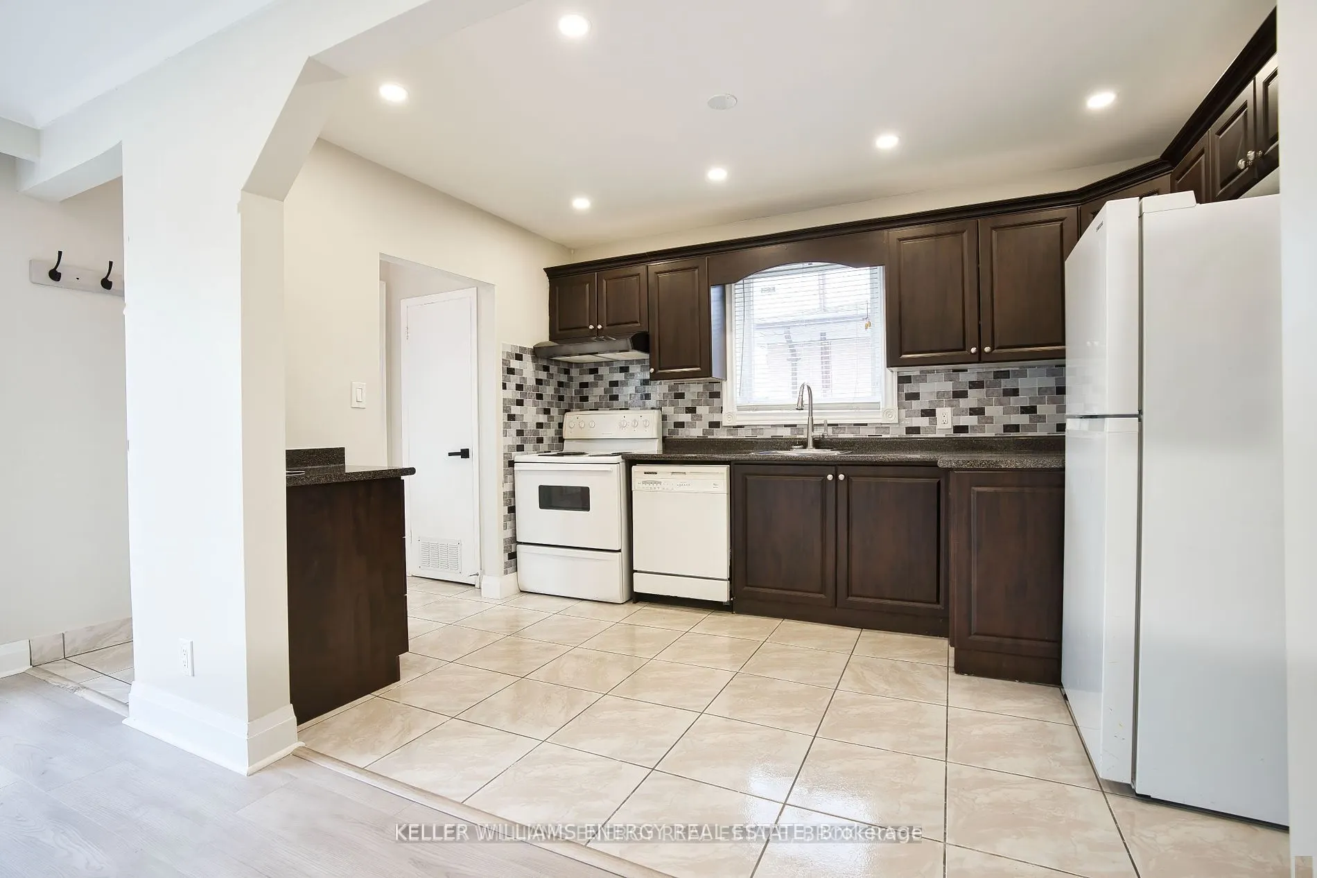 21 Neames Crescent