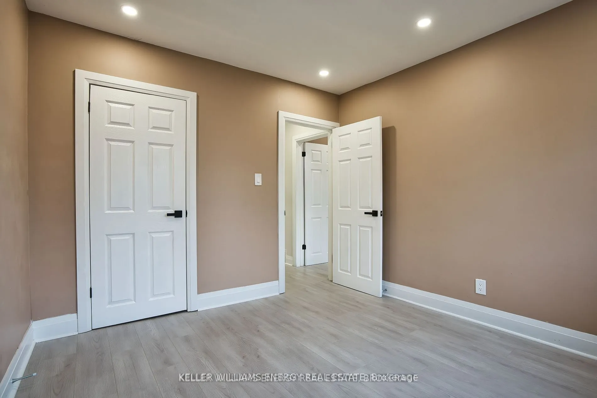 21 Neames Crescent