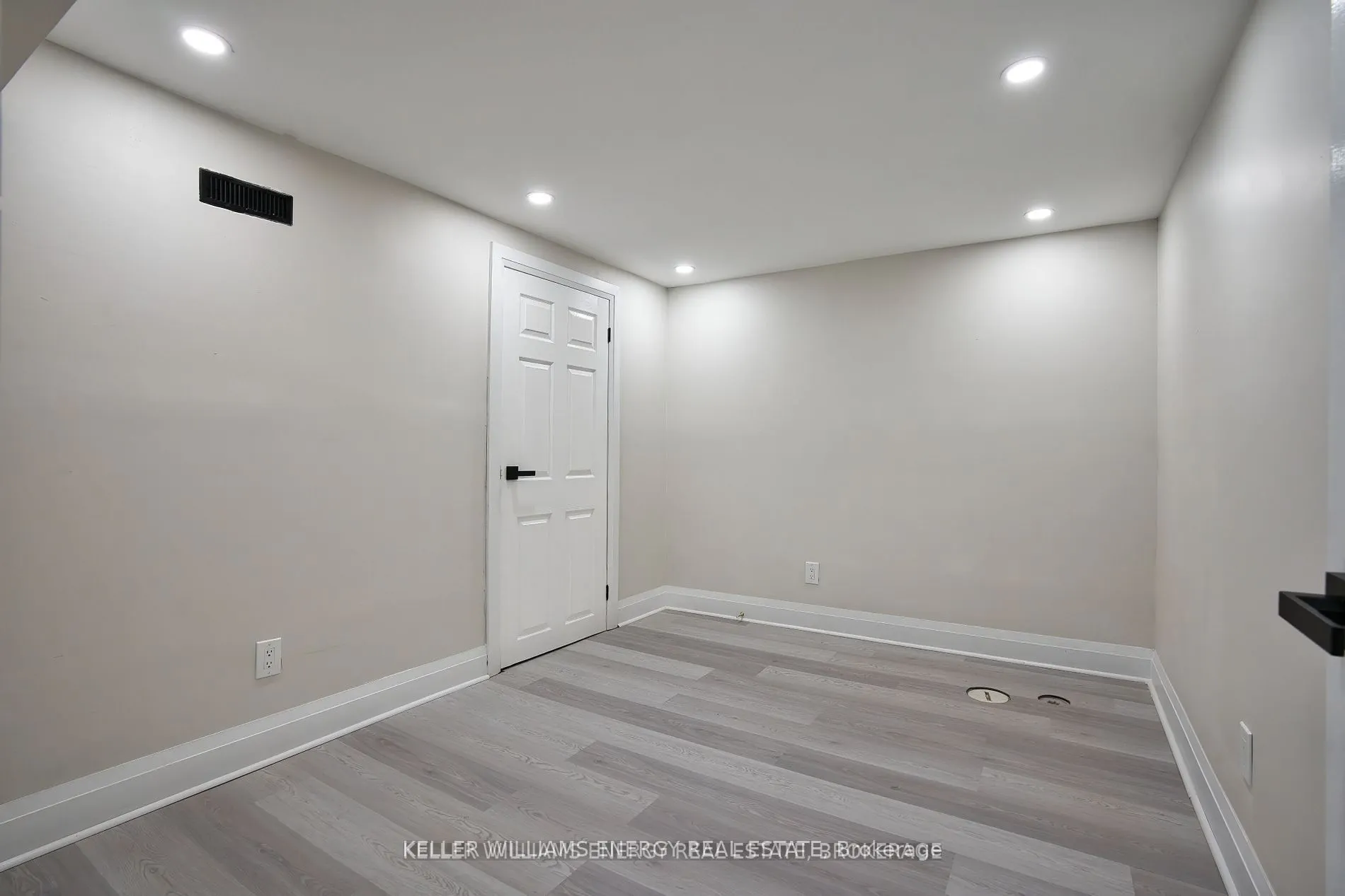 21 Neames Crescent