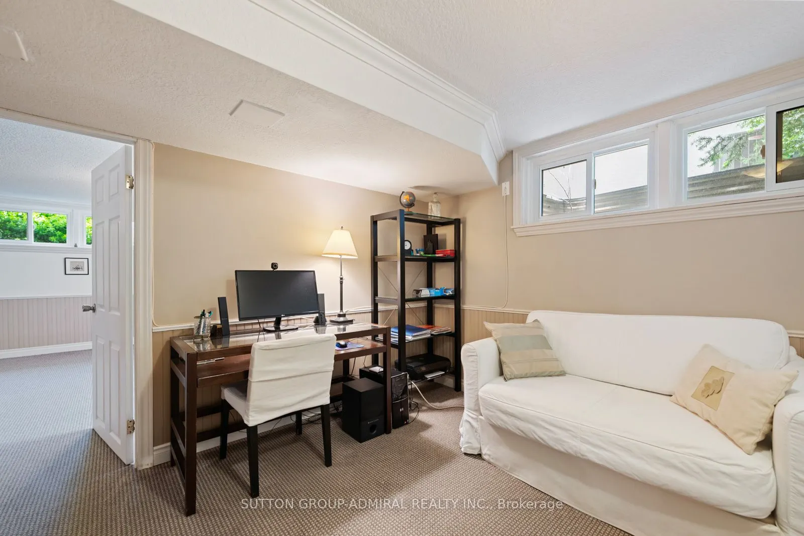 39 Pinehurst Crescent