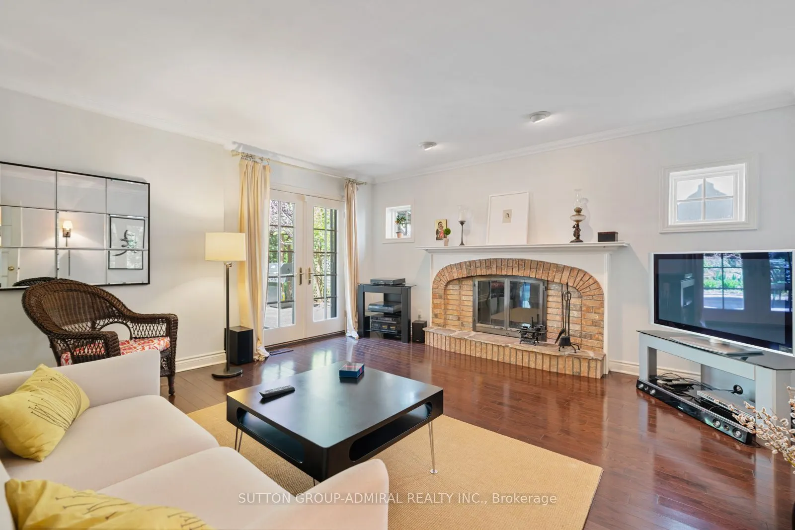 39 Pinehurst Crescent