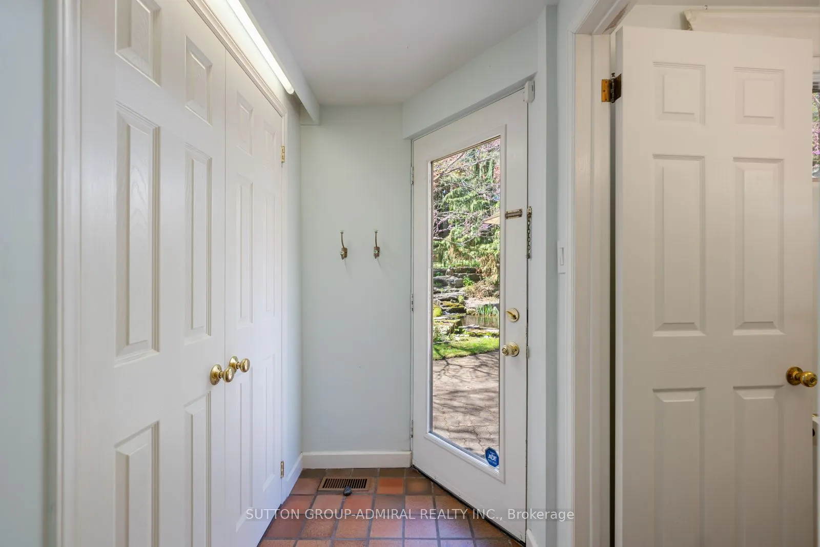 39 Pinehurst Crescent