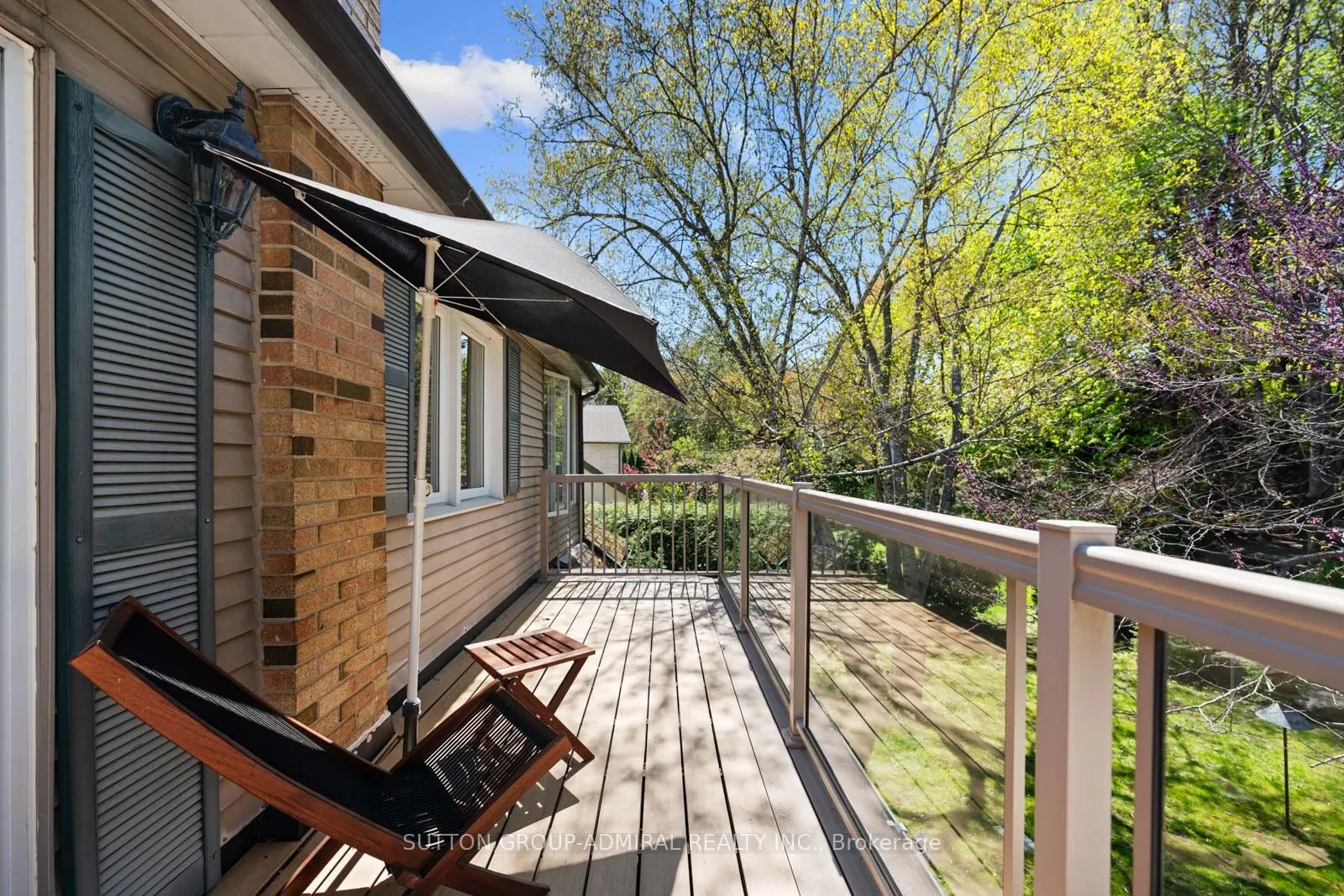 39 Pinehurst Crescent