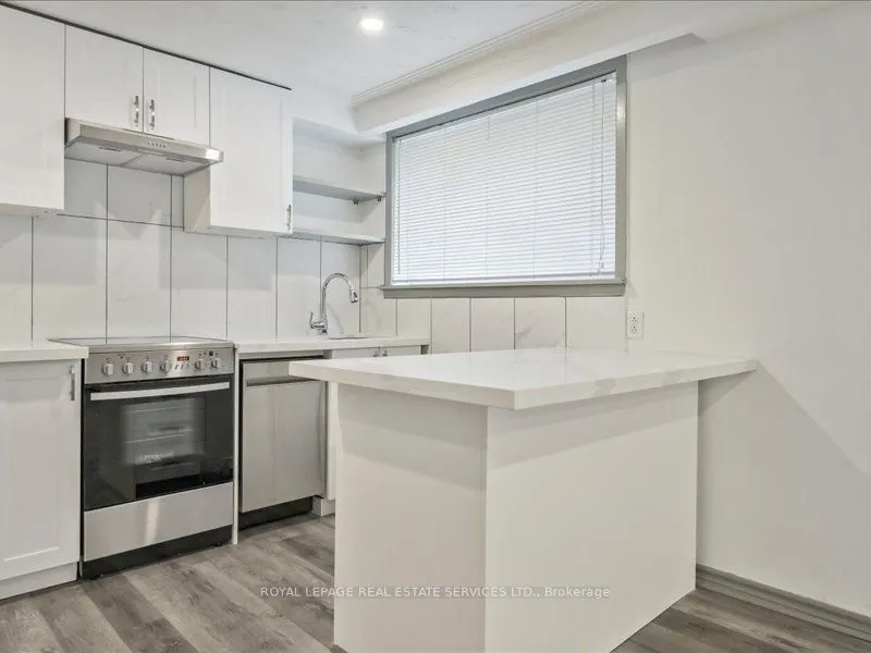 18 Thirty Third Street