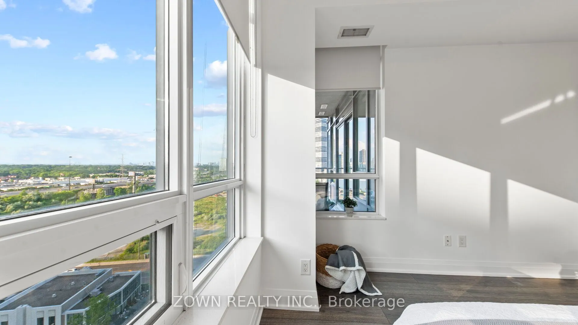 36 Park Lawn Road, #1408