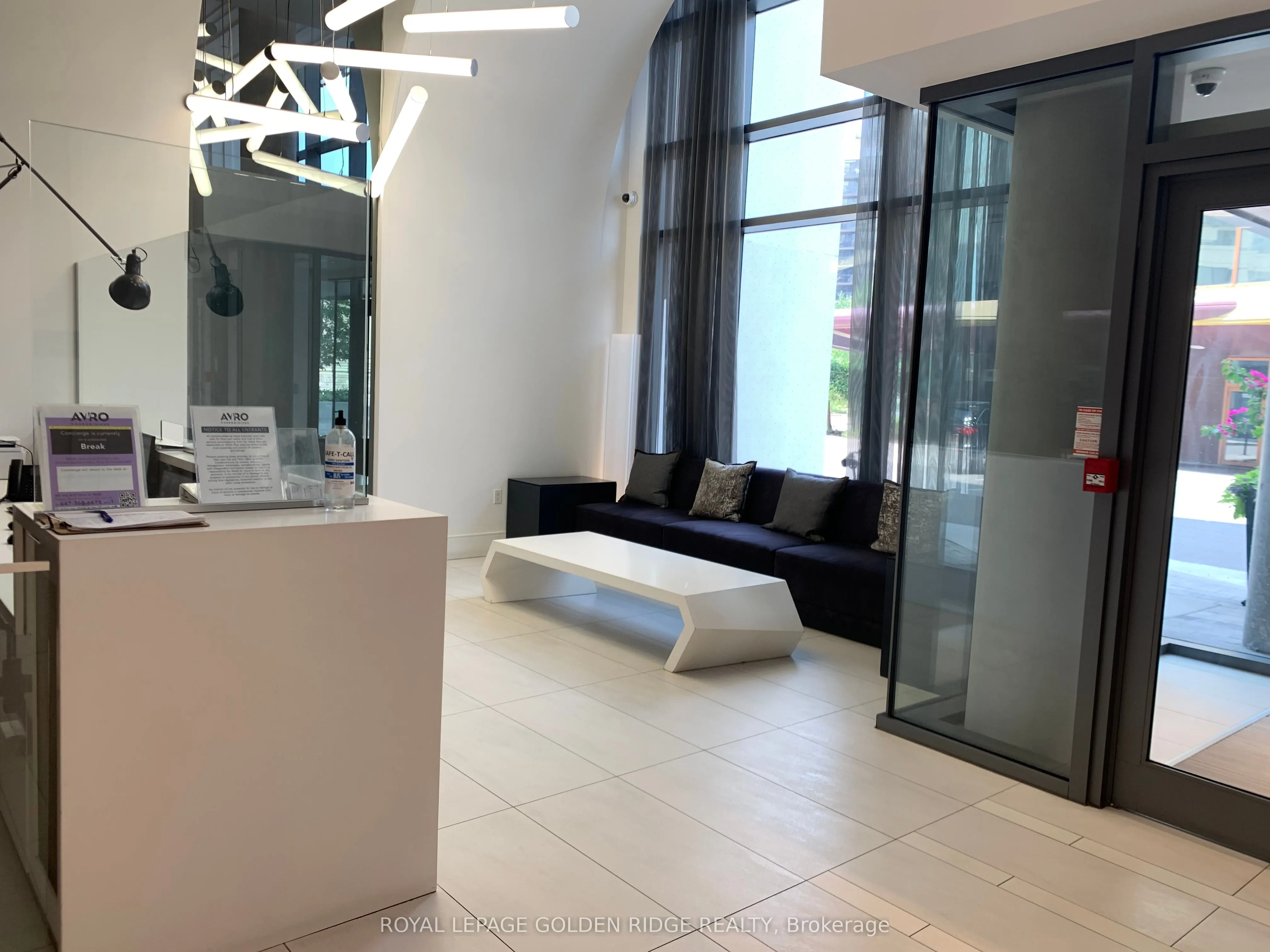 10 De Boers Drive, #1211