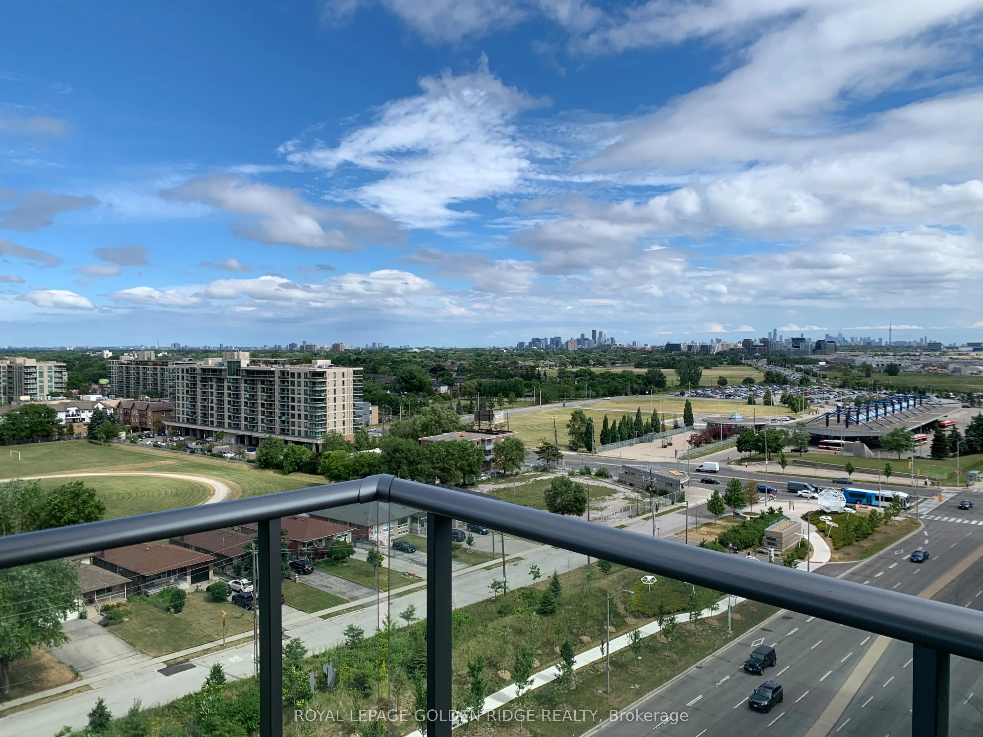 10 De Boers Drive, #1211