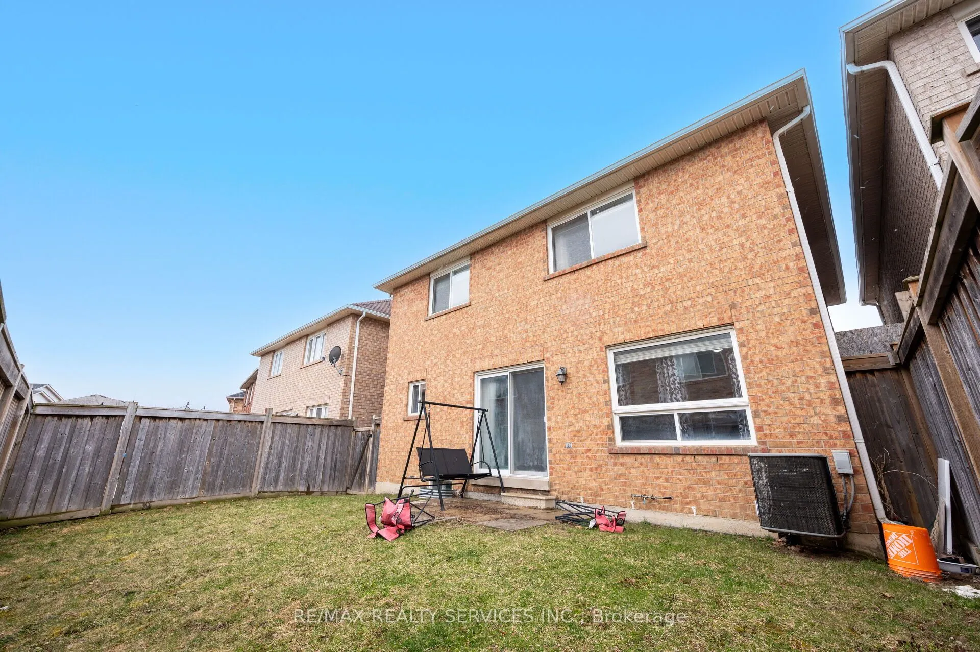 31 Rambling Oak Drive
