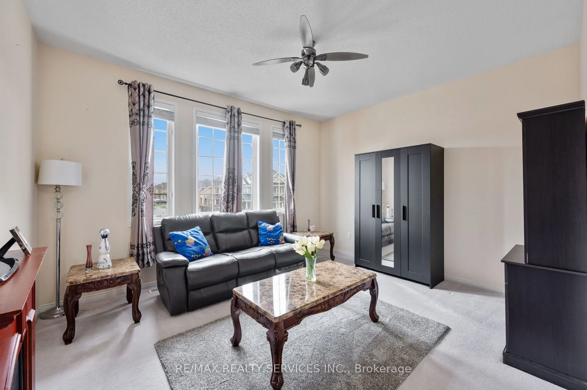 31 Rambling Oak Drive