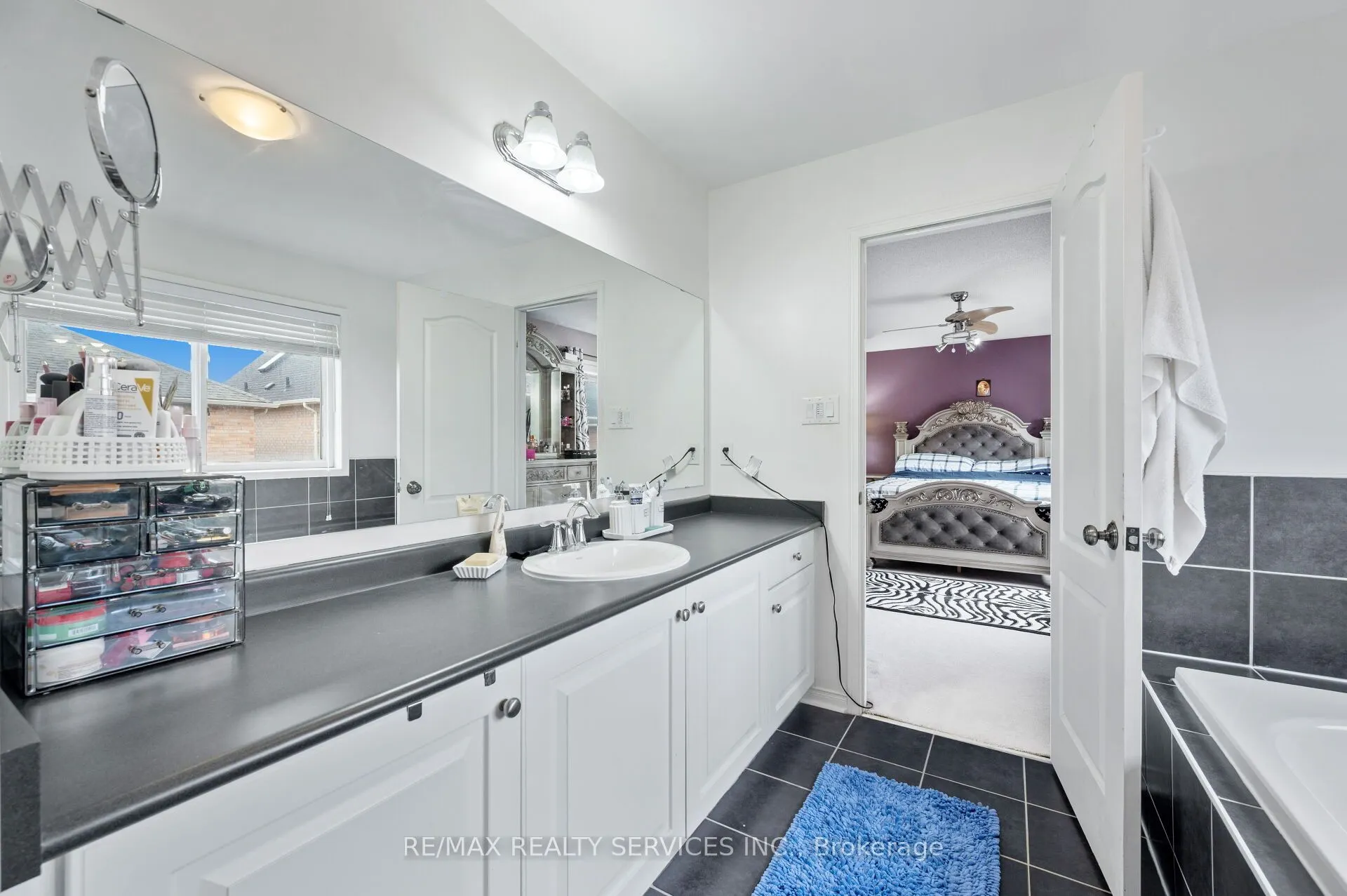 31 Rambling Oak Drive