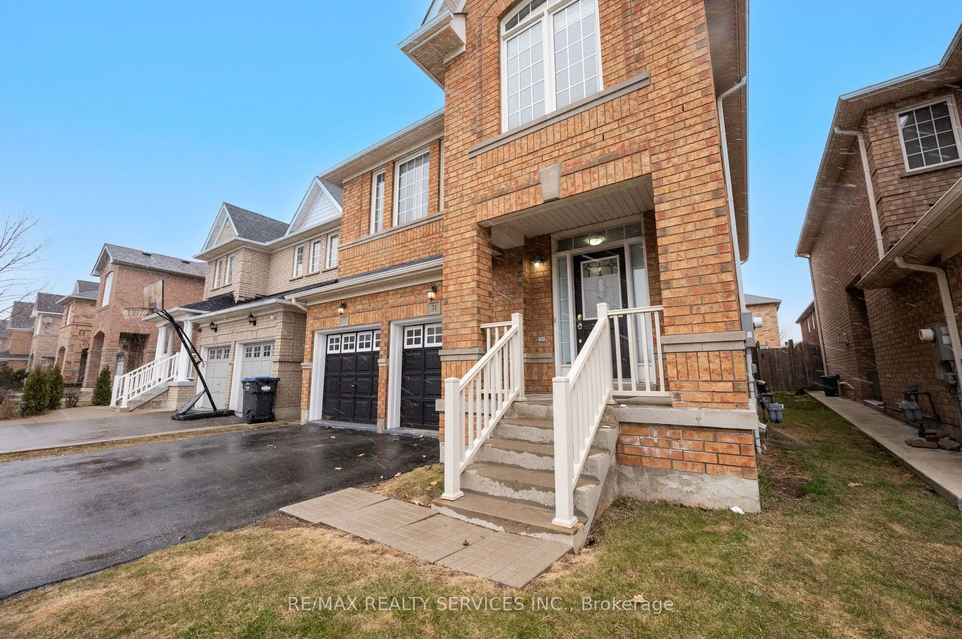 31 Rambling Oak Drive