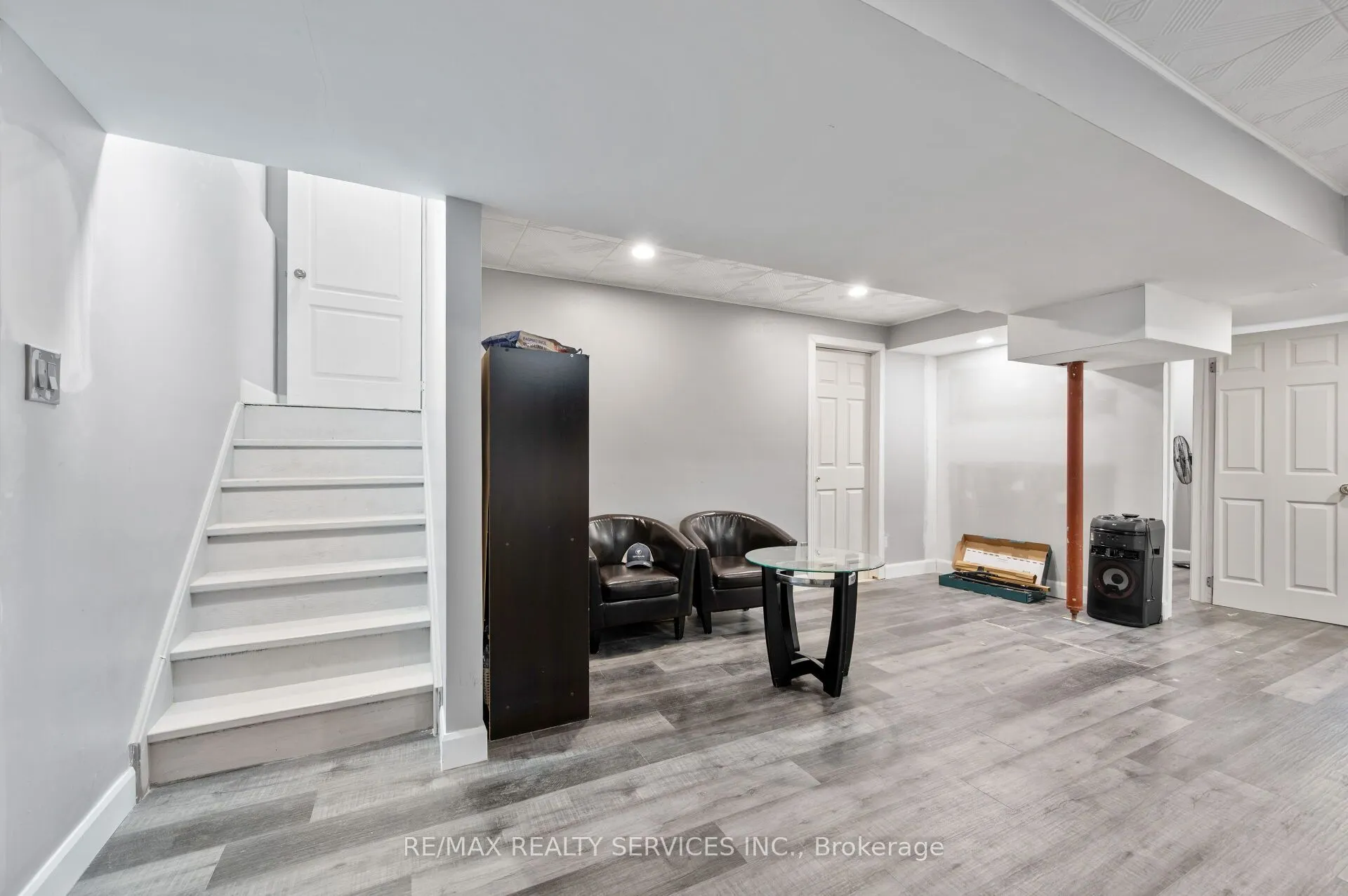 31 Rambling Oak Drive