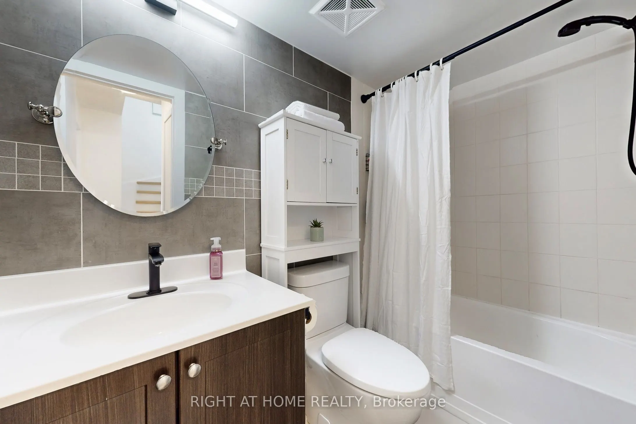 138 Widdicombe Hill Boulevard, #710