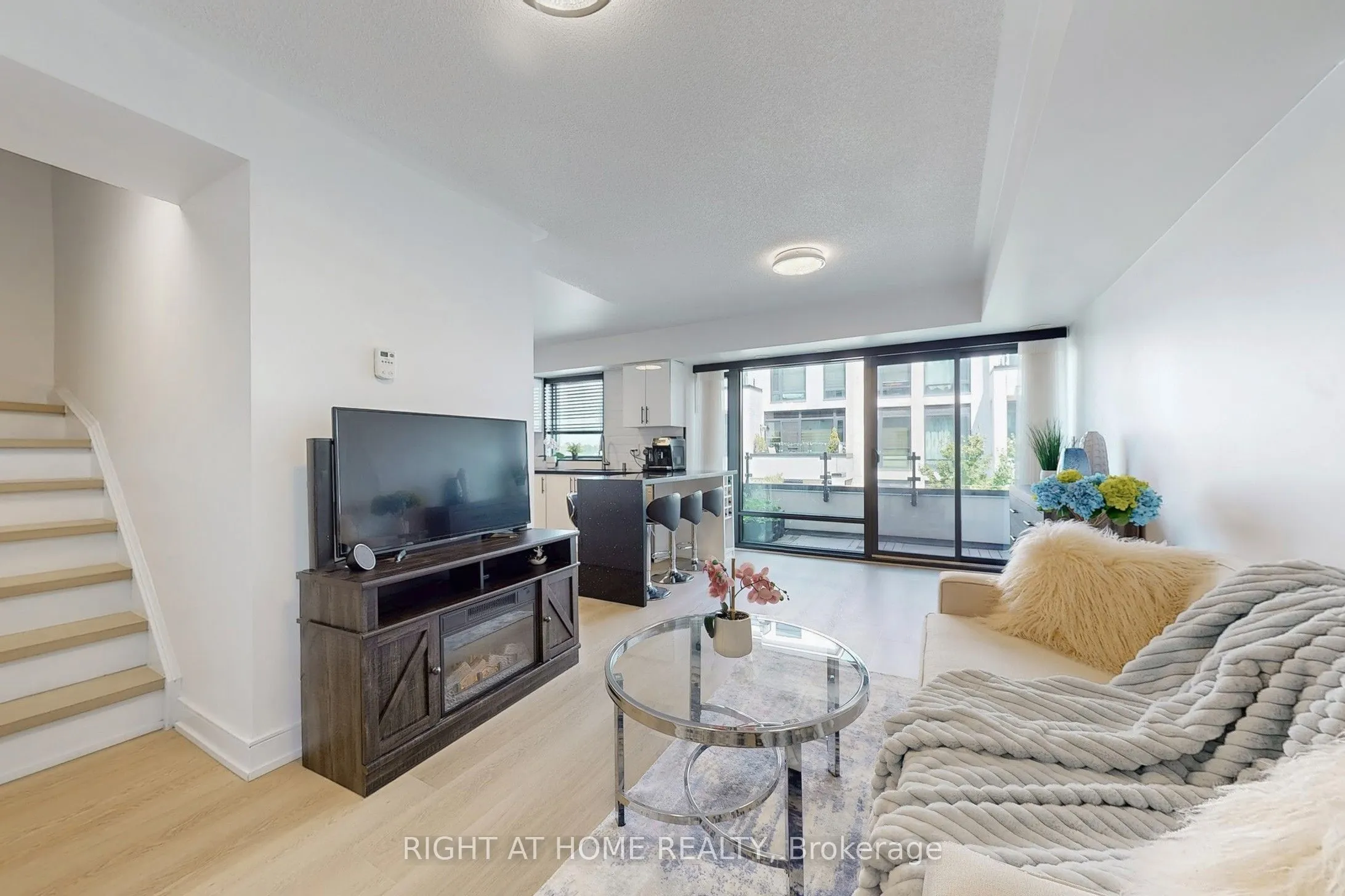 138 Widdicombe Hill Boulevard, #710