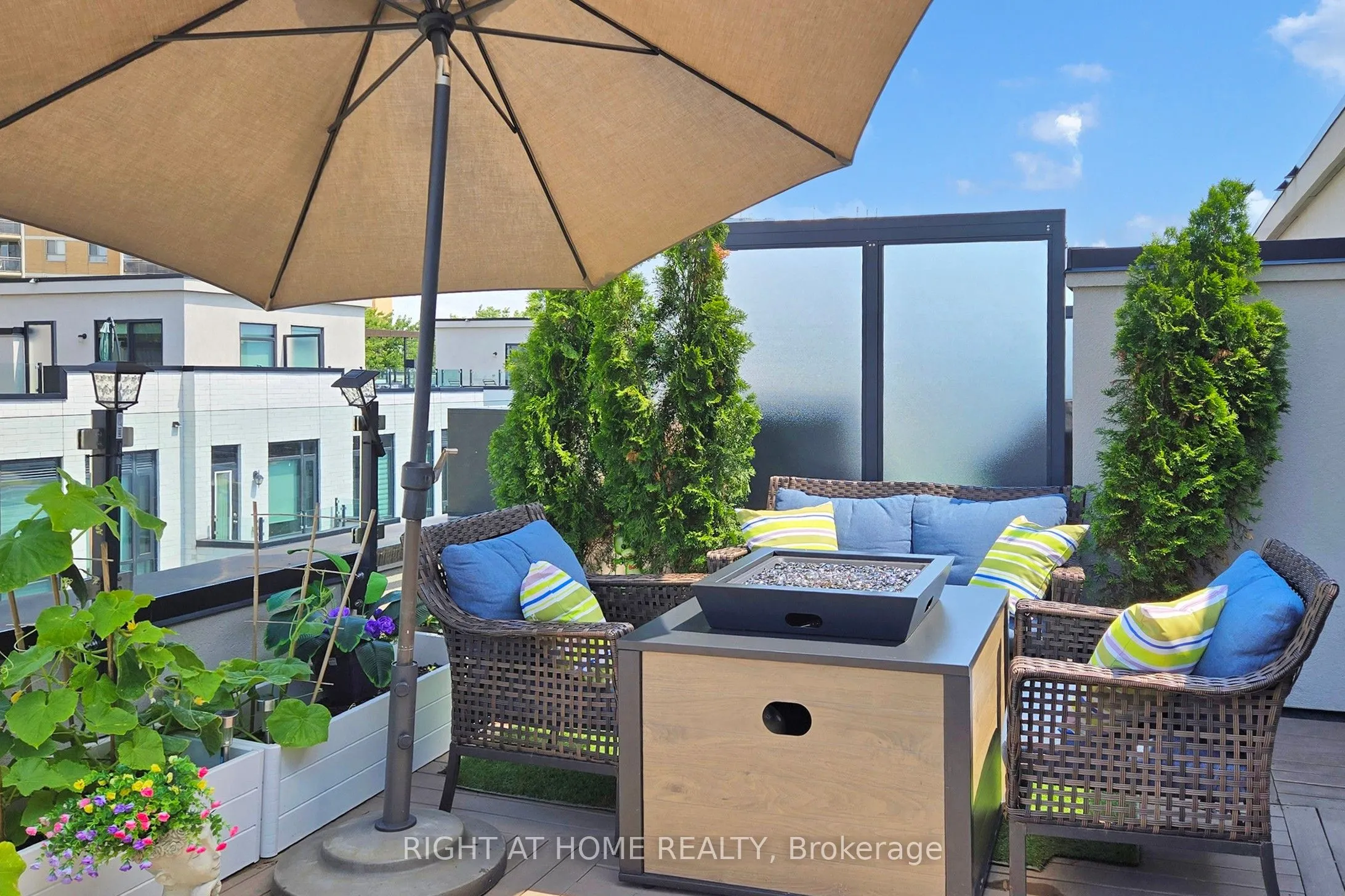 138 Widdicombe Hill Boulevard, #710