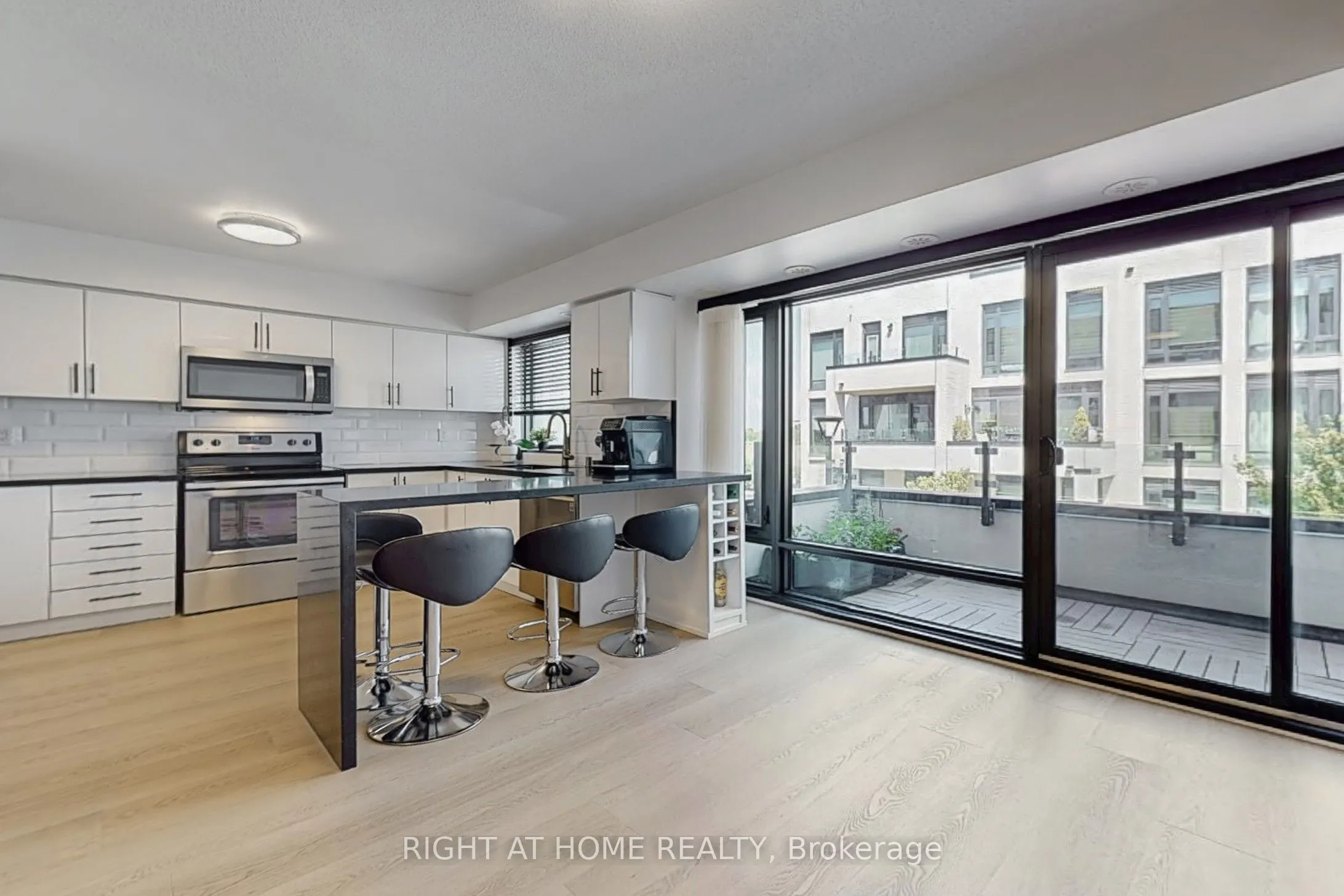 138 Widdicombe Hill Boulevard, #710
