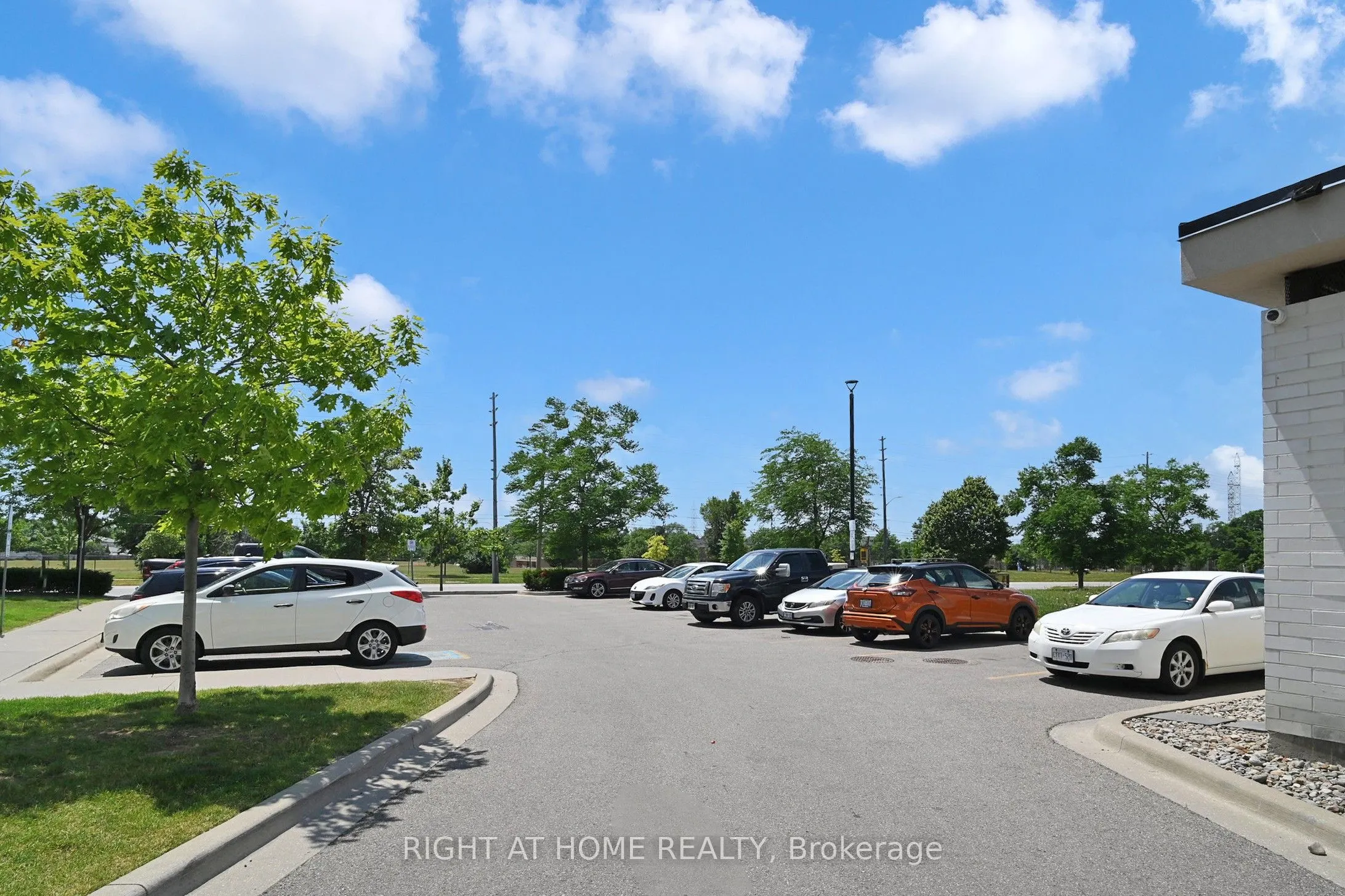 138 Widdicombe Hill Boulevard, #710
