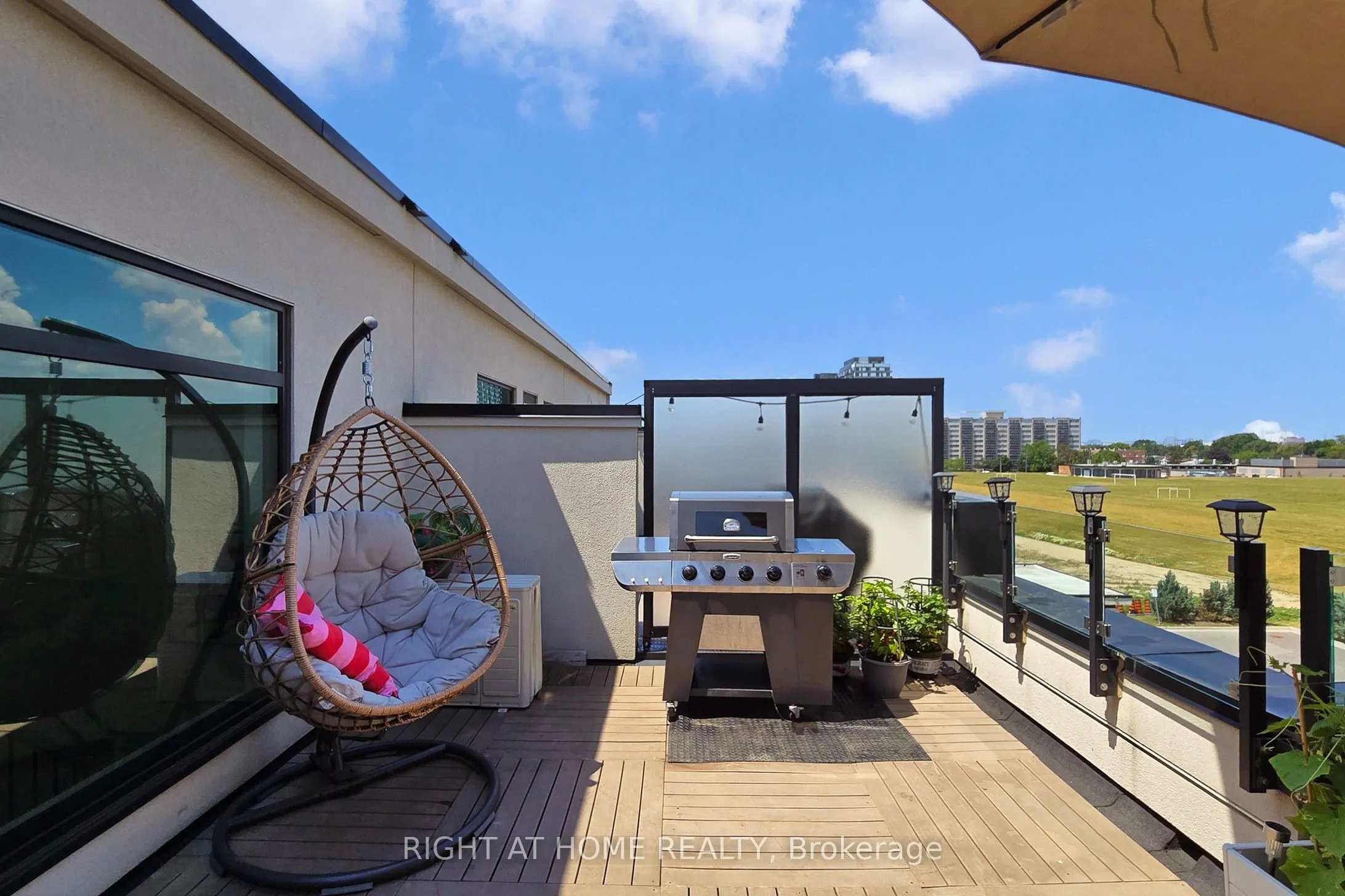 138 Widdicombe Hill Boulevard, #710