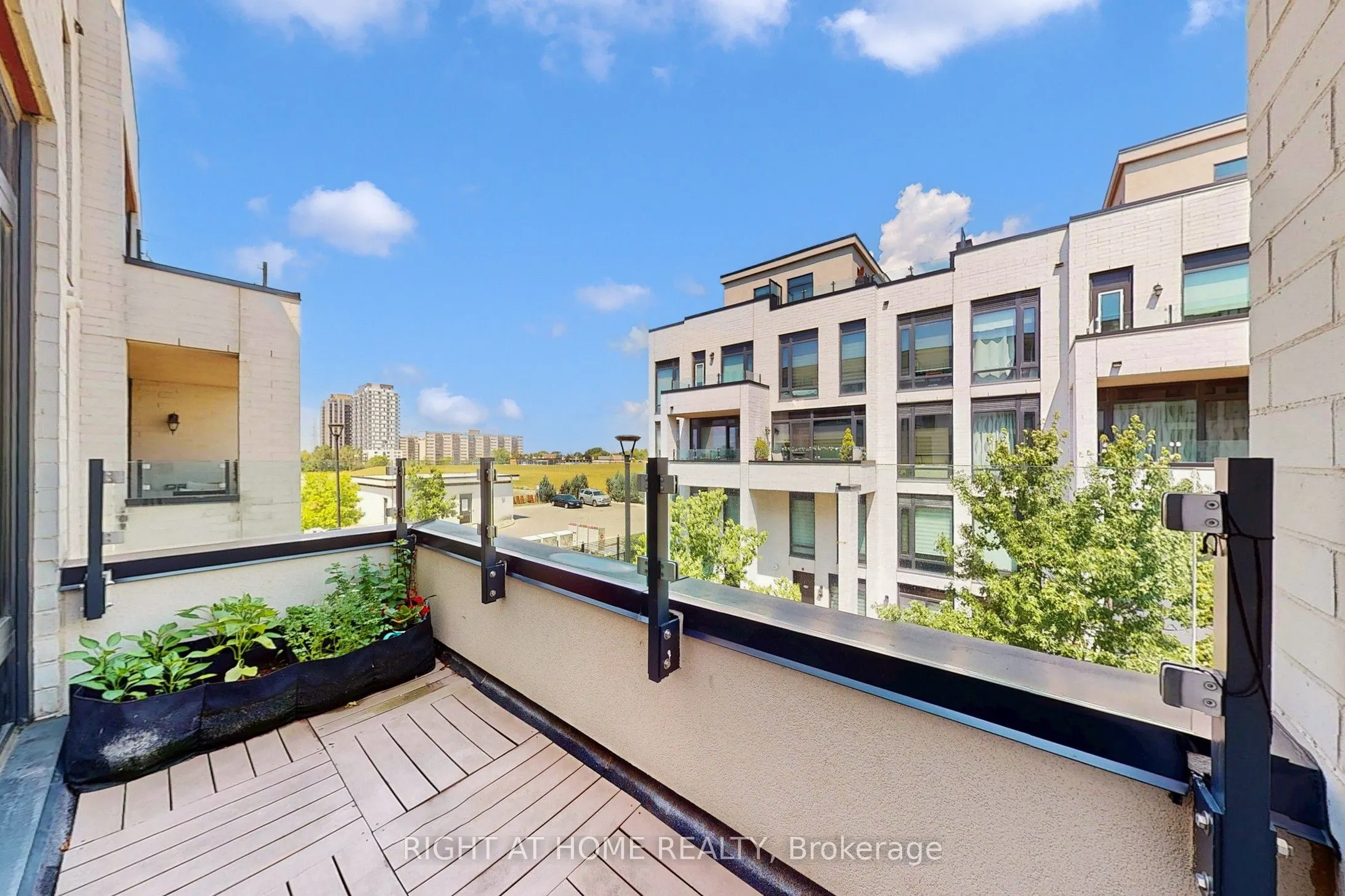 138 Widdicombe Hill Boulevard, #710