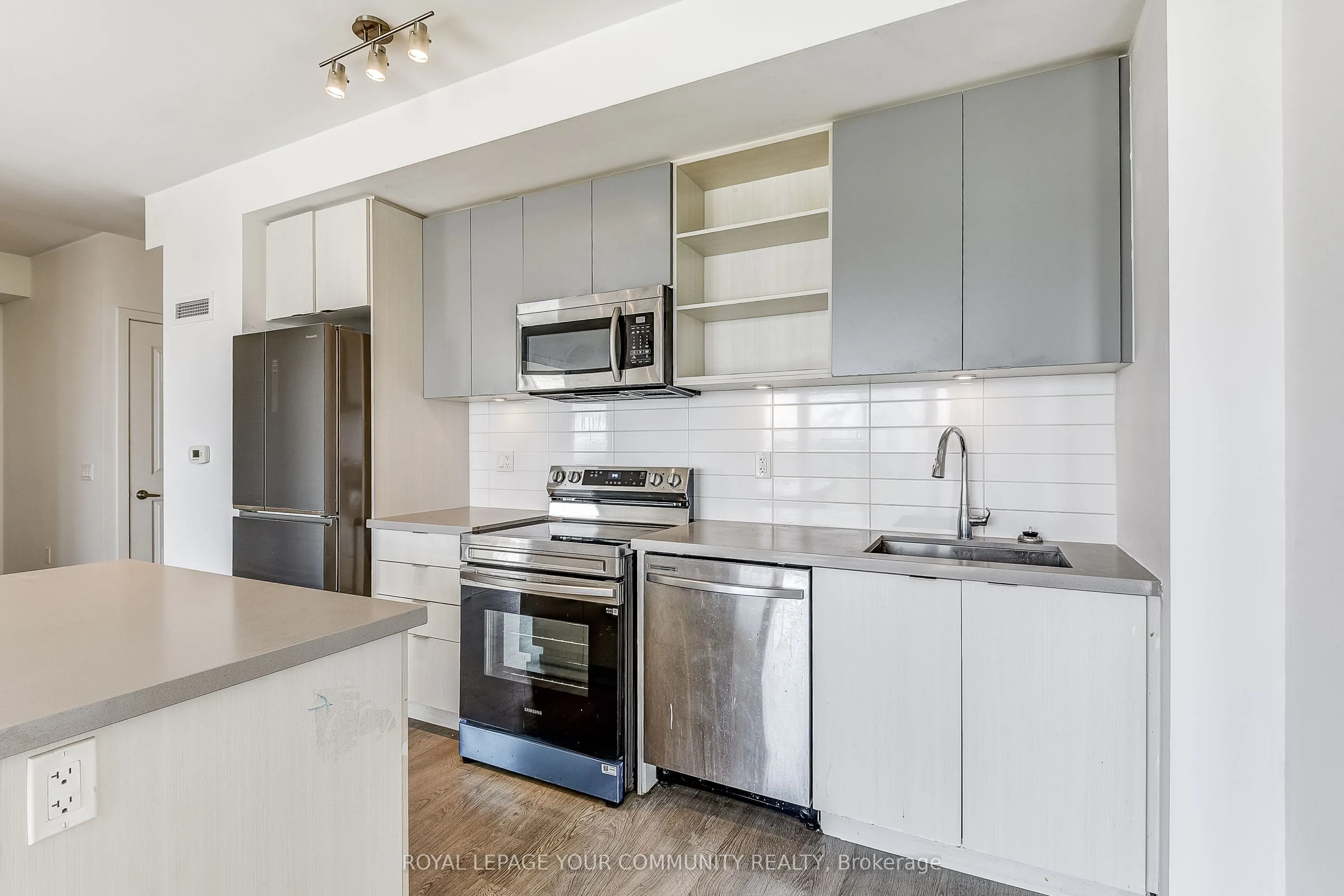 4677 Glen Erin Drive, #304