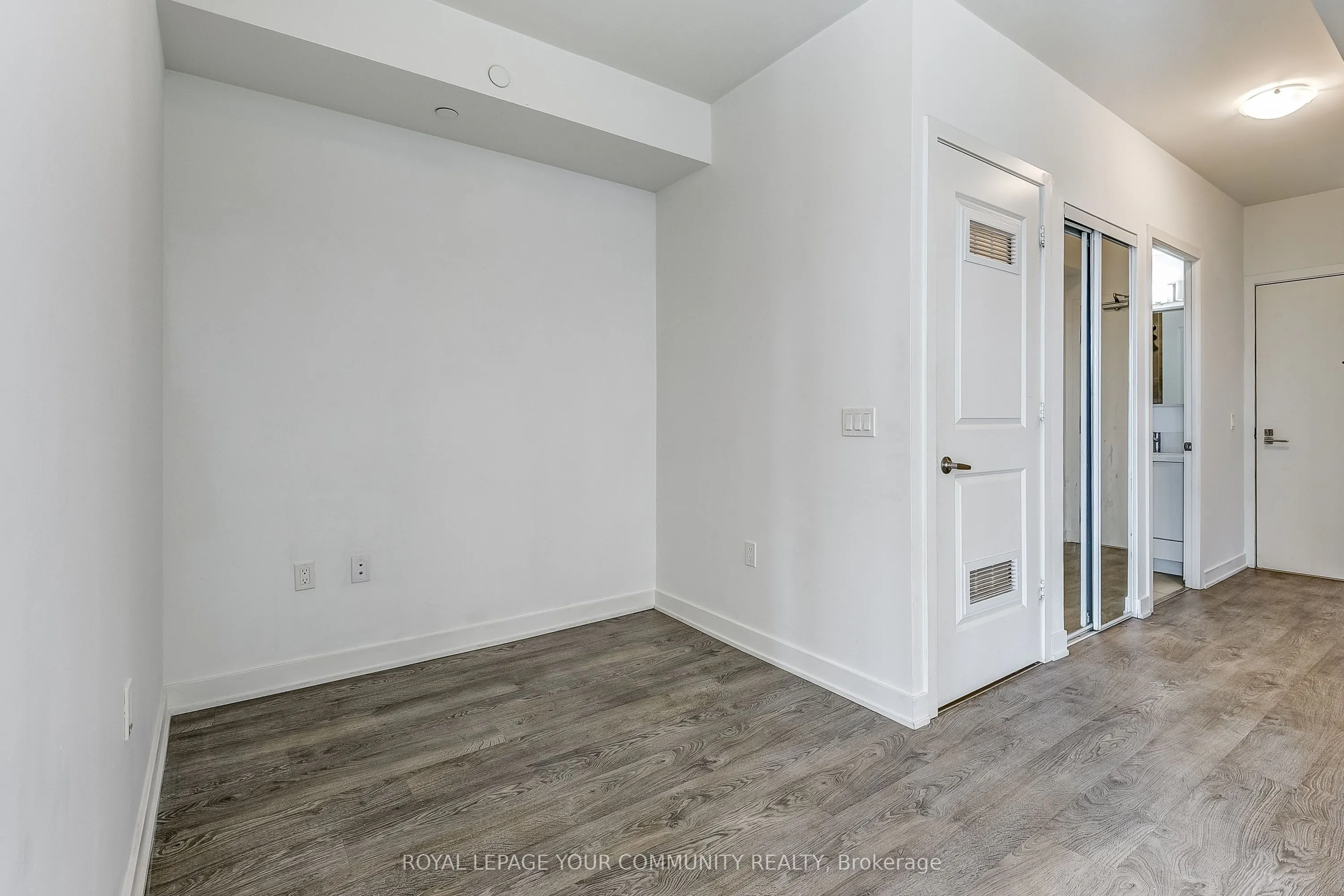 4677 Glen Erin Drive, #304