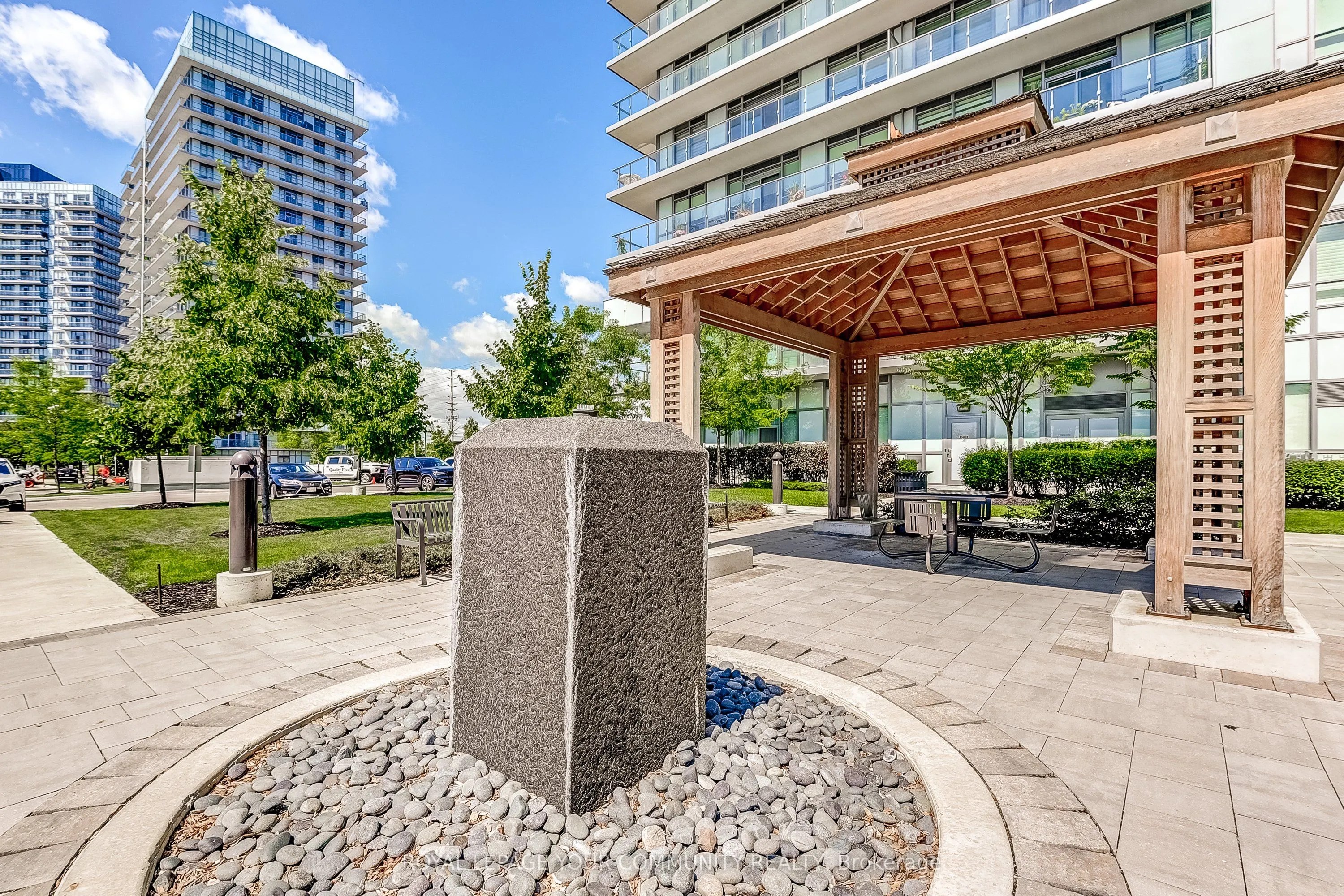 4677 Glen Erin Drive, #304