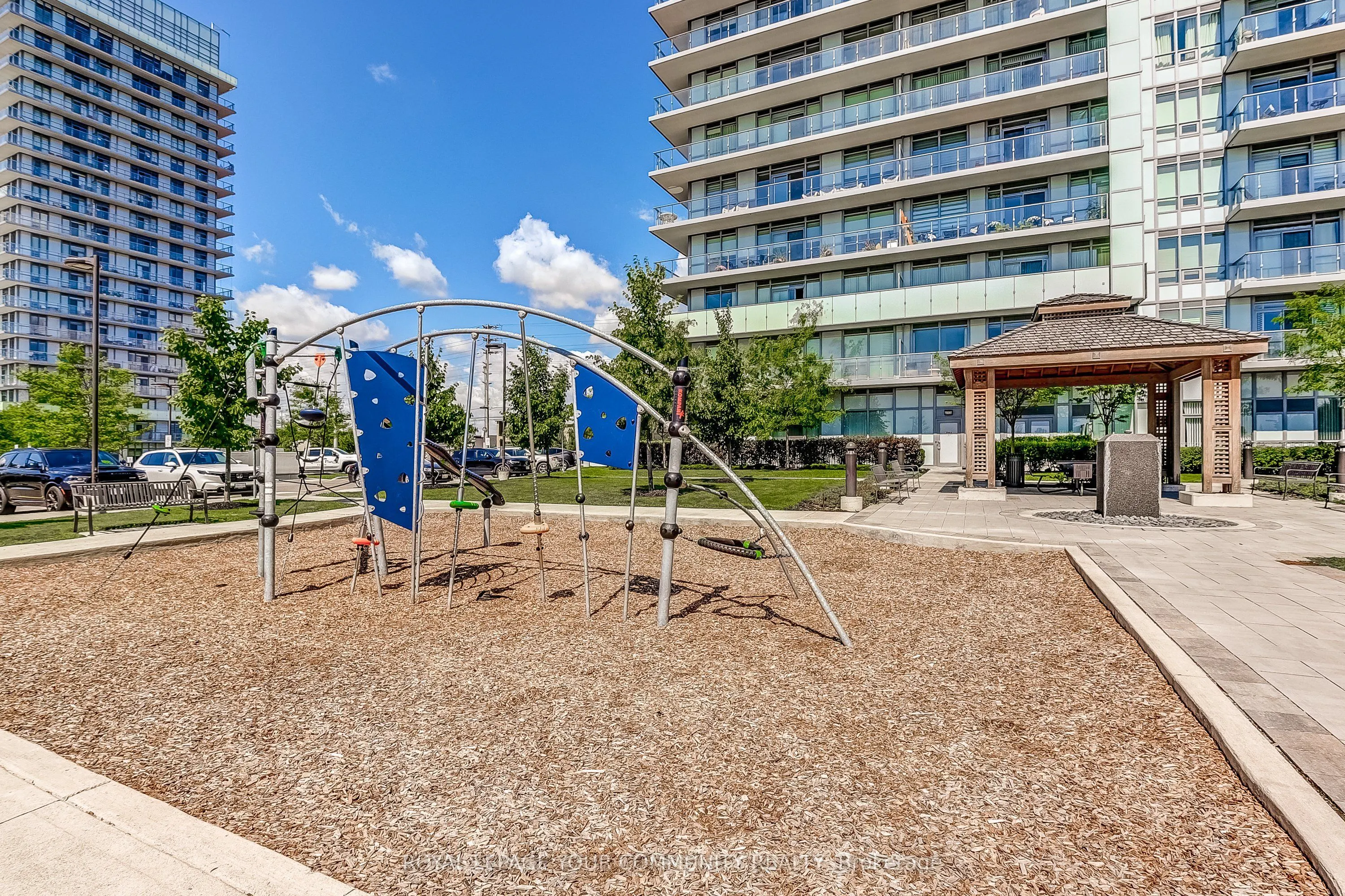4677 Glen Erin Drive, #304