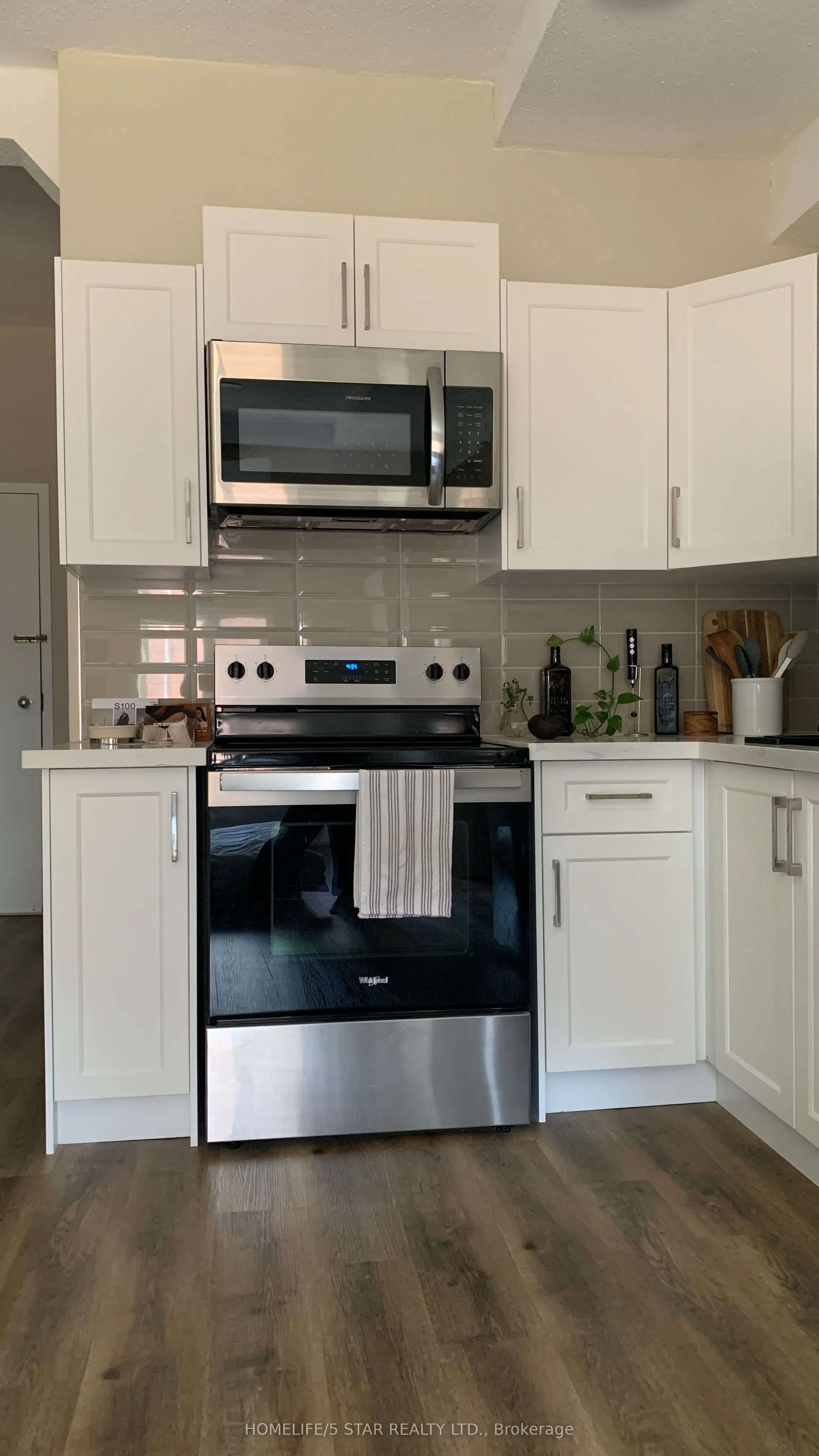 3003 Lake Shore Boulevard W, #4