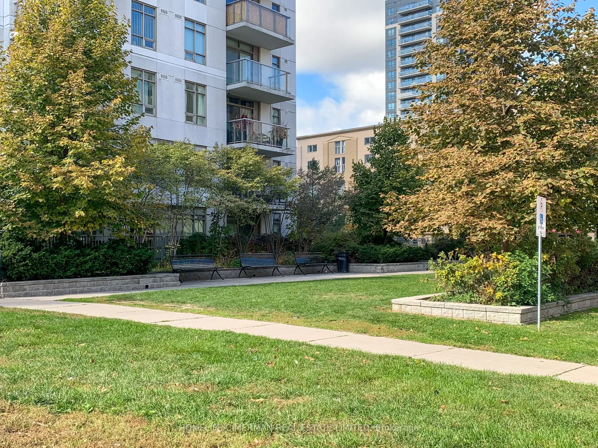 816 Lansdowne Avenue, #316