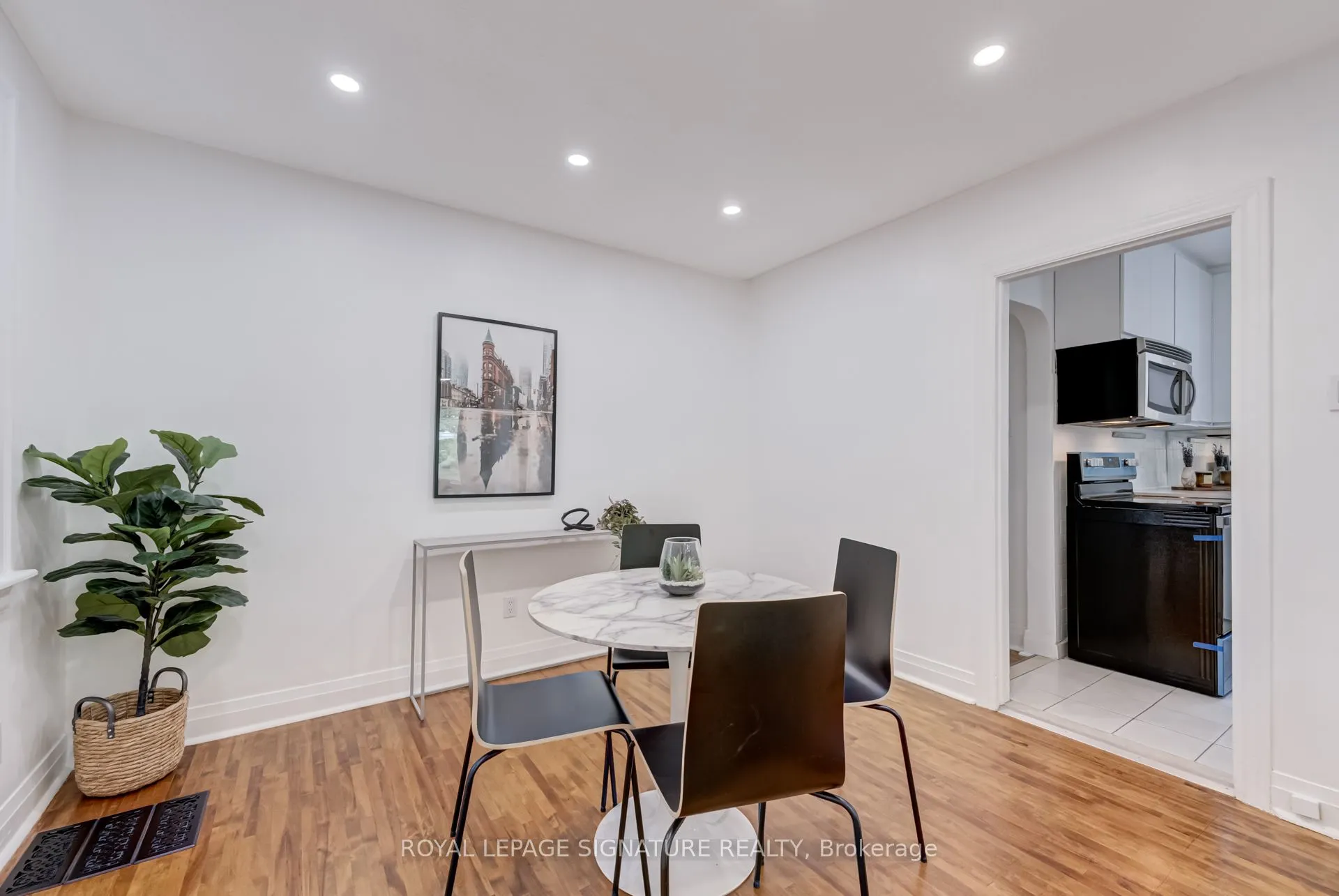 33 Ash Crescent