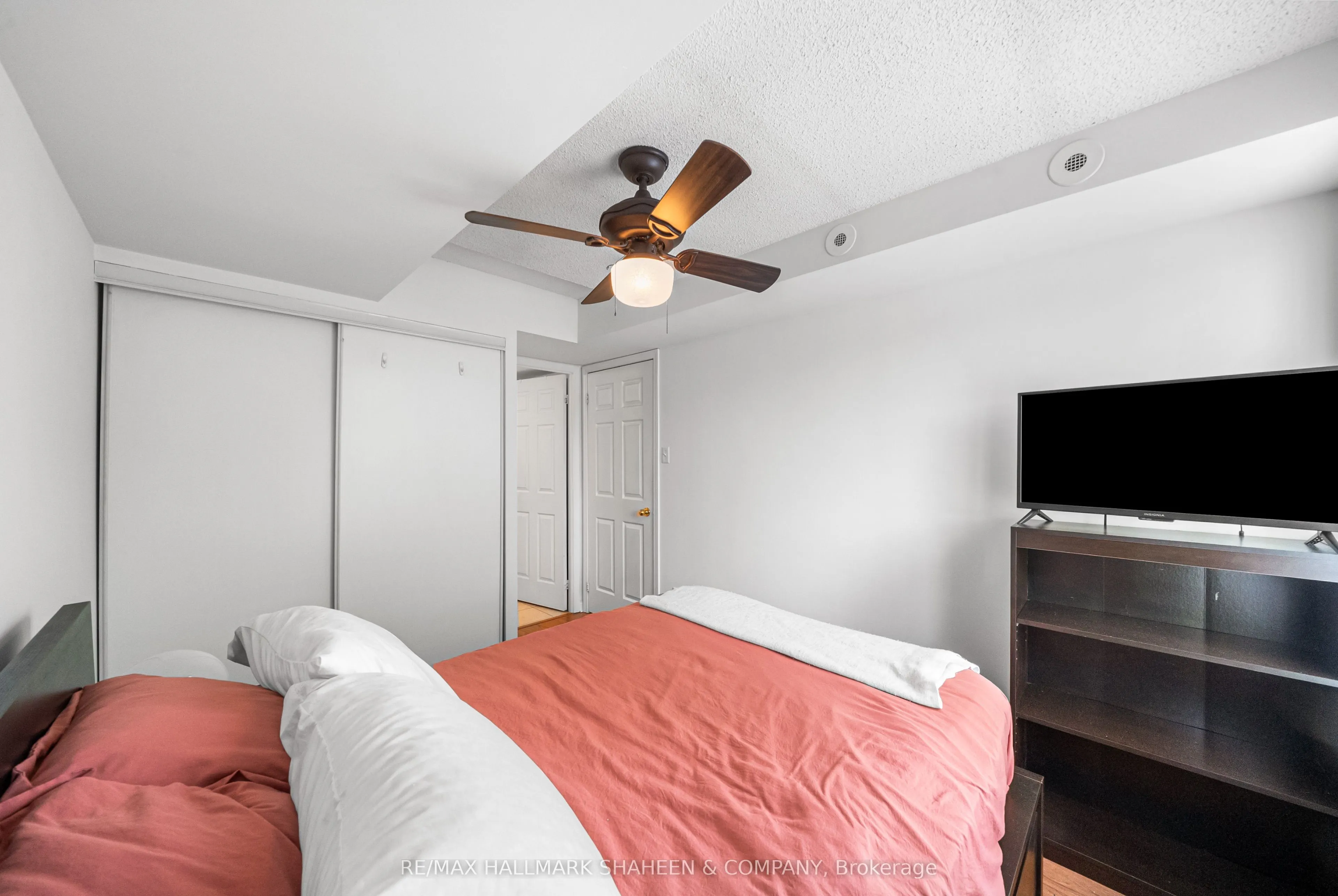 55 George Appleton Way, #2117