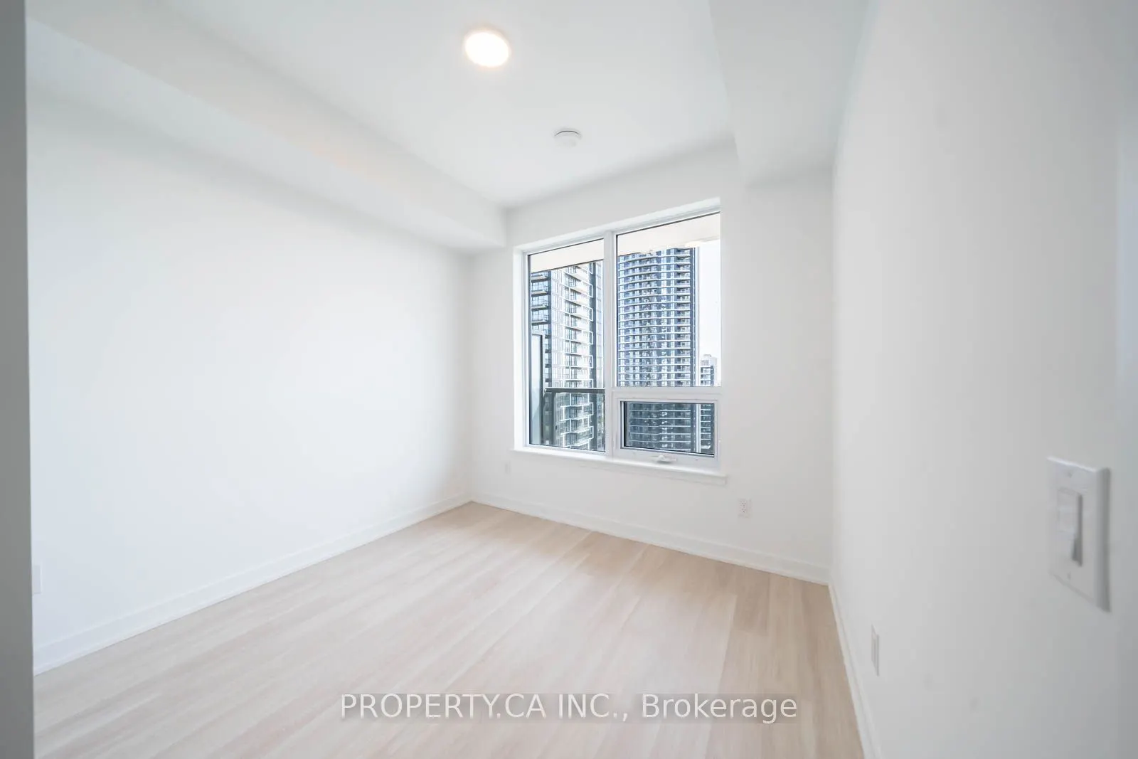 5105 Hurontario Street, #1406