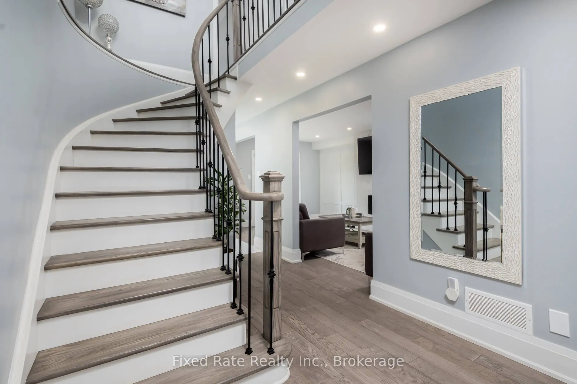 44 Sir Lancelot Court