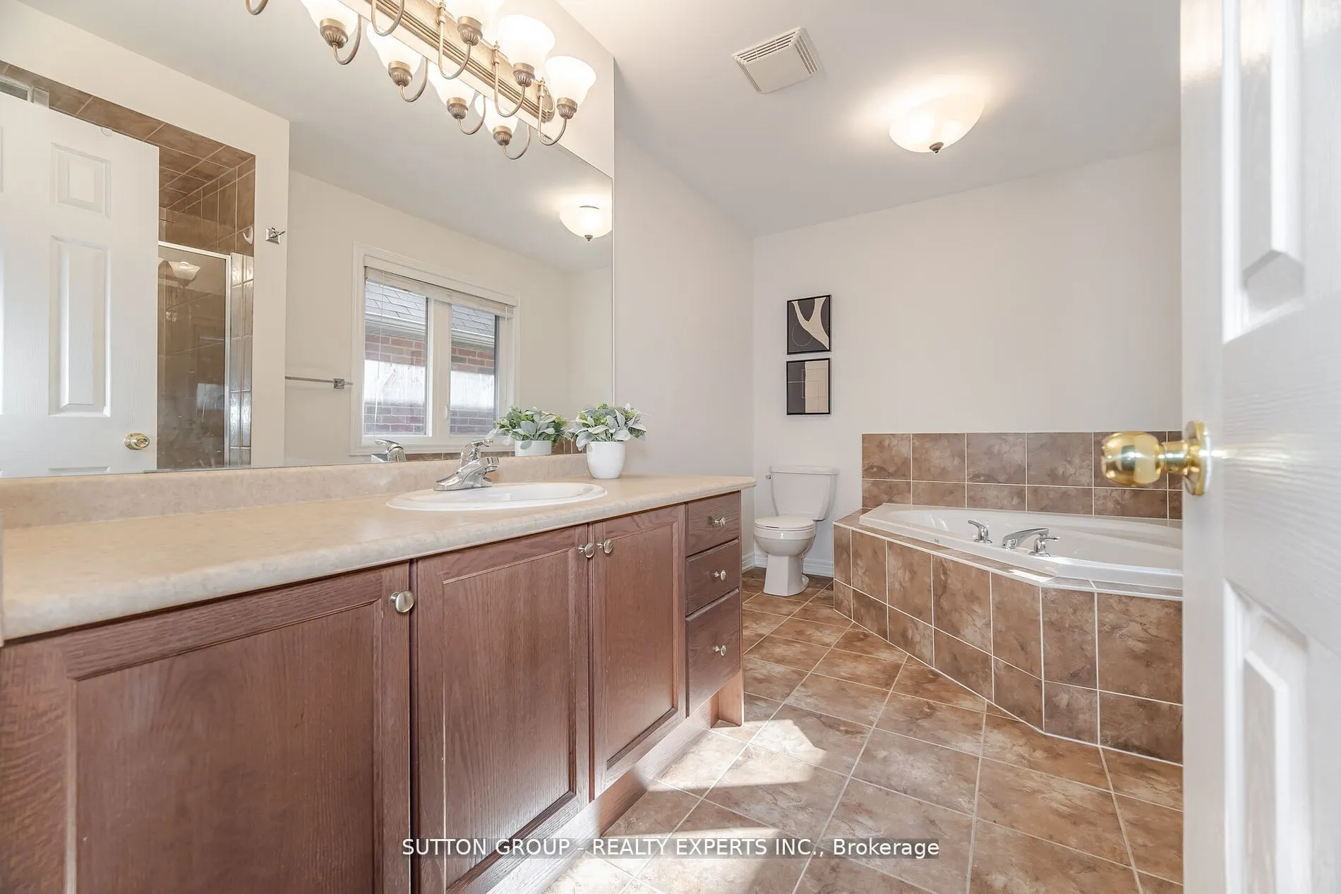 5 Freedom Oaks Trail, #Upper & Basement