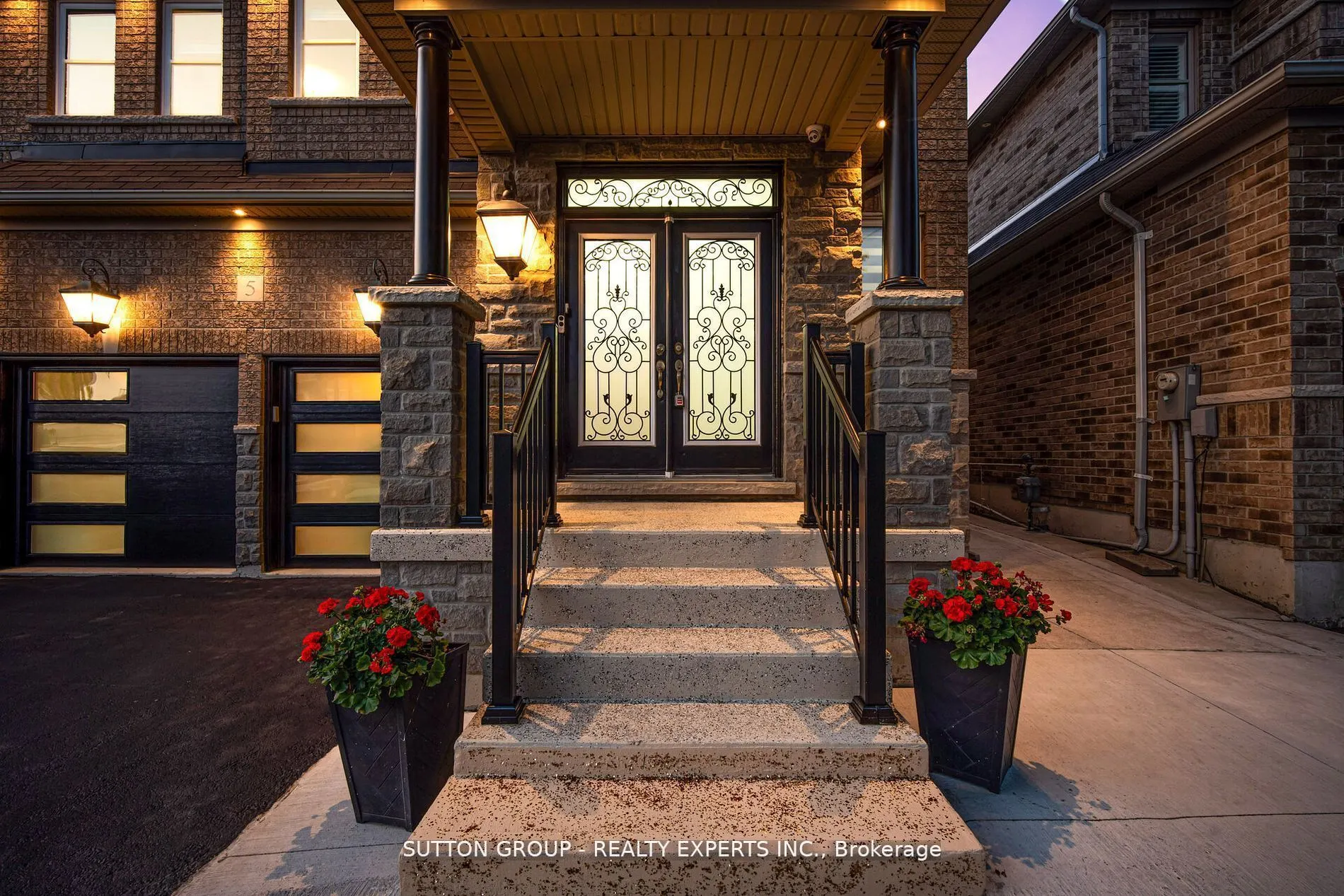 5 Freedom Oaks Trail, #Upper & Basement