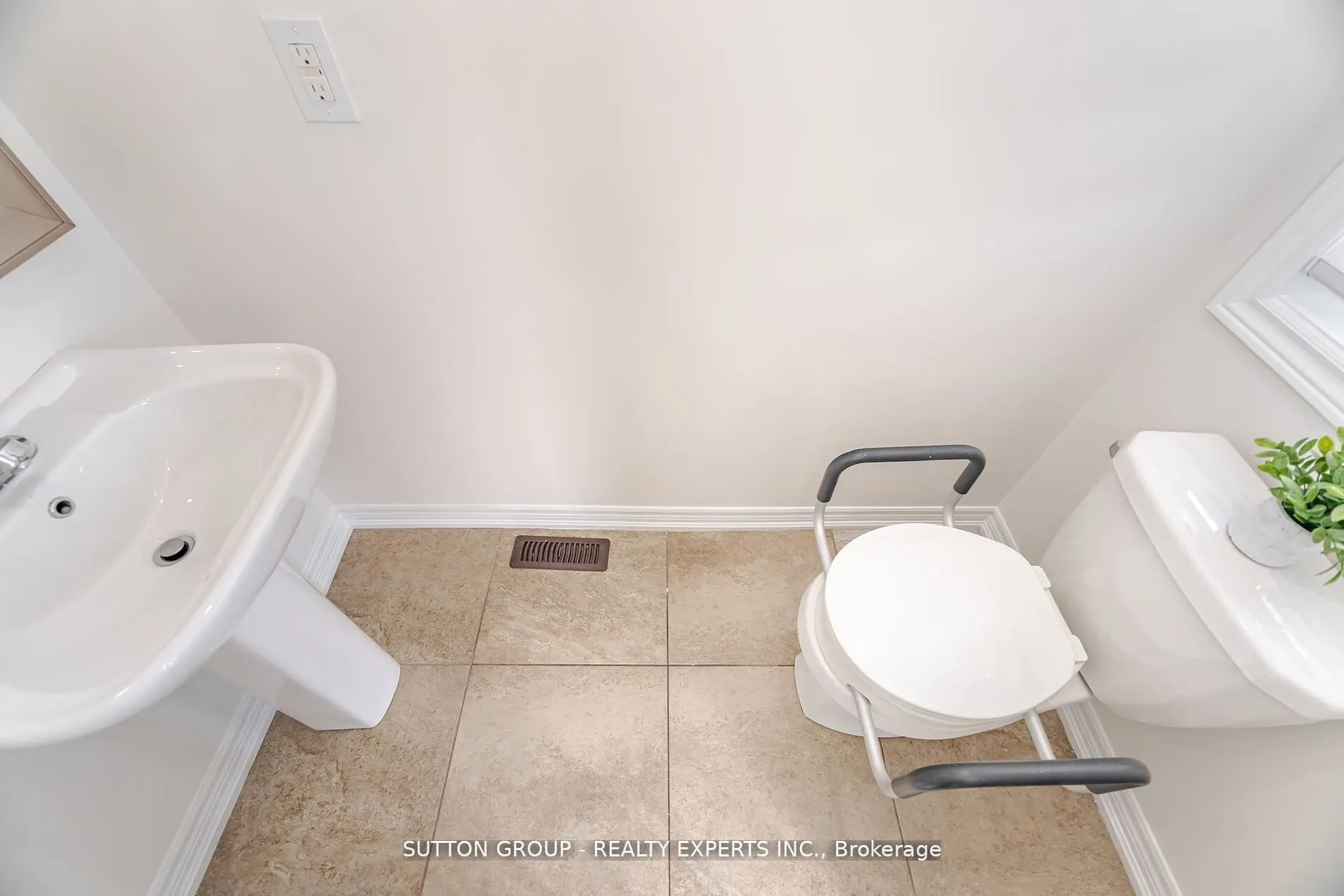 5 Freedom Oaks Trail, #Upper & Basement