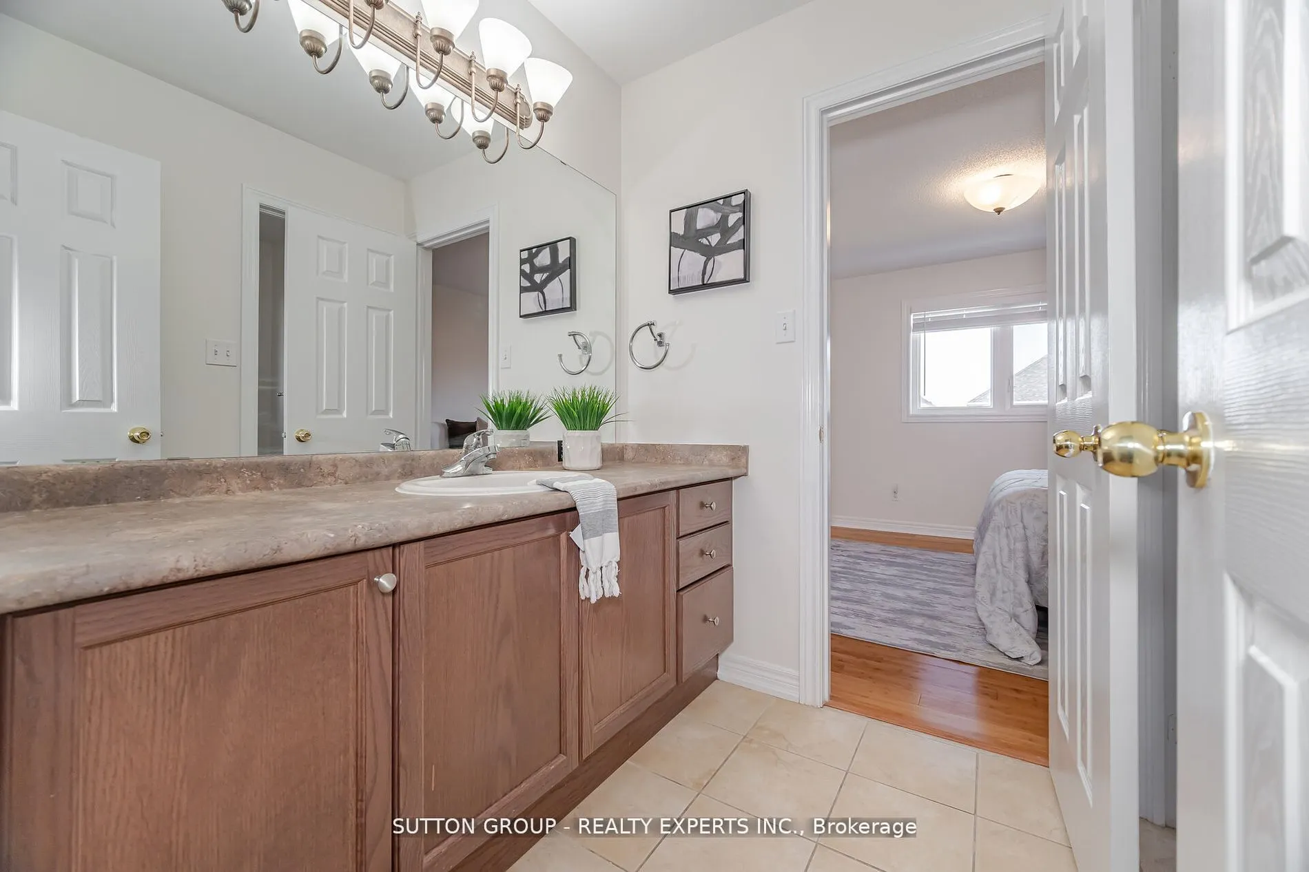 5 Freedom Oaks Trail, #Upper & Basement