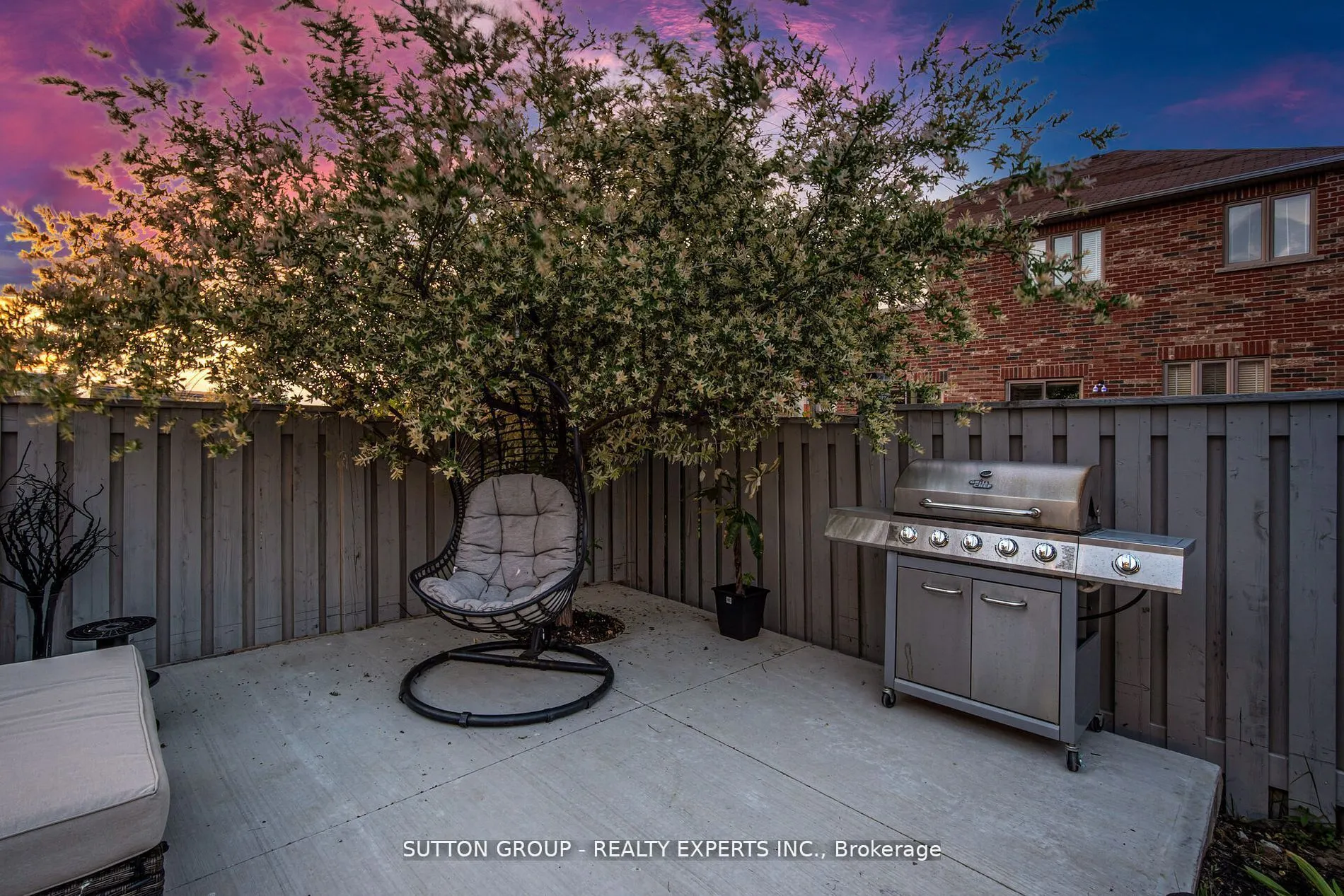 5 Freedom Oaks Trail, #Upper & Basement
