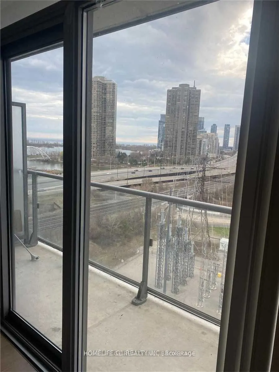 105 The Queensway Avenue, #1107